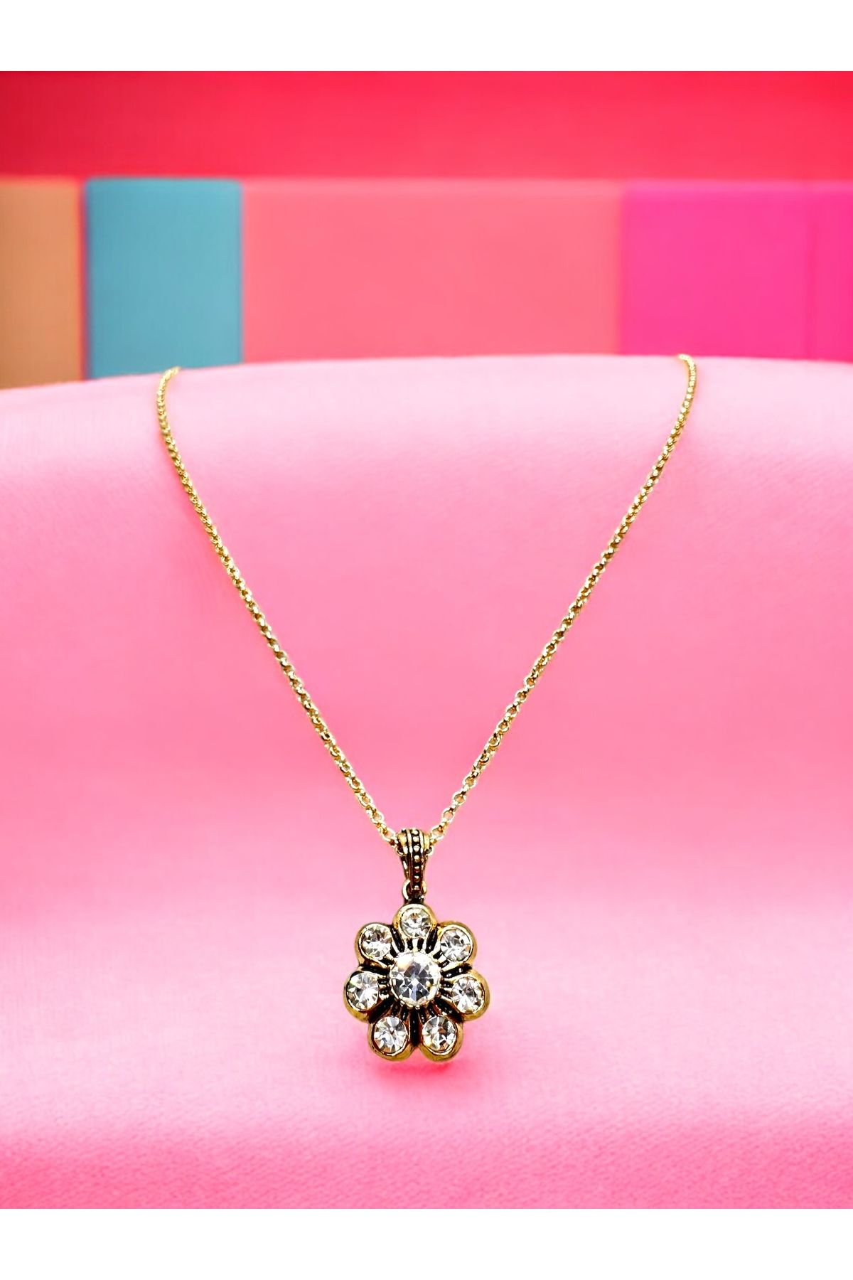 FUYA JEWELLERY Taşlı Çiçek Motif Kolye