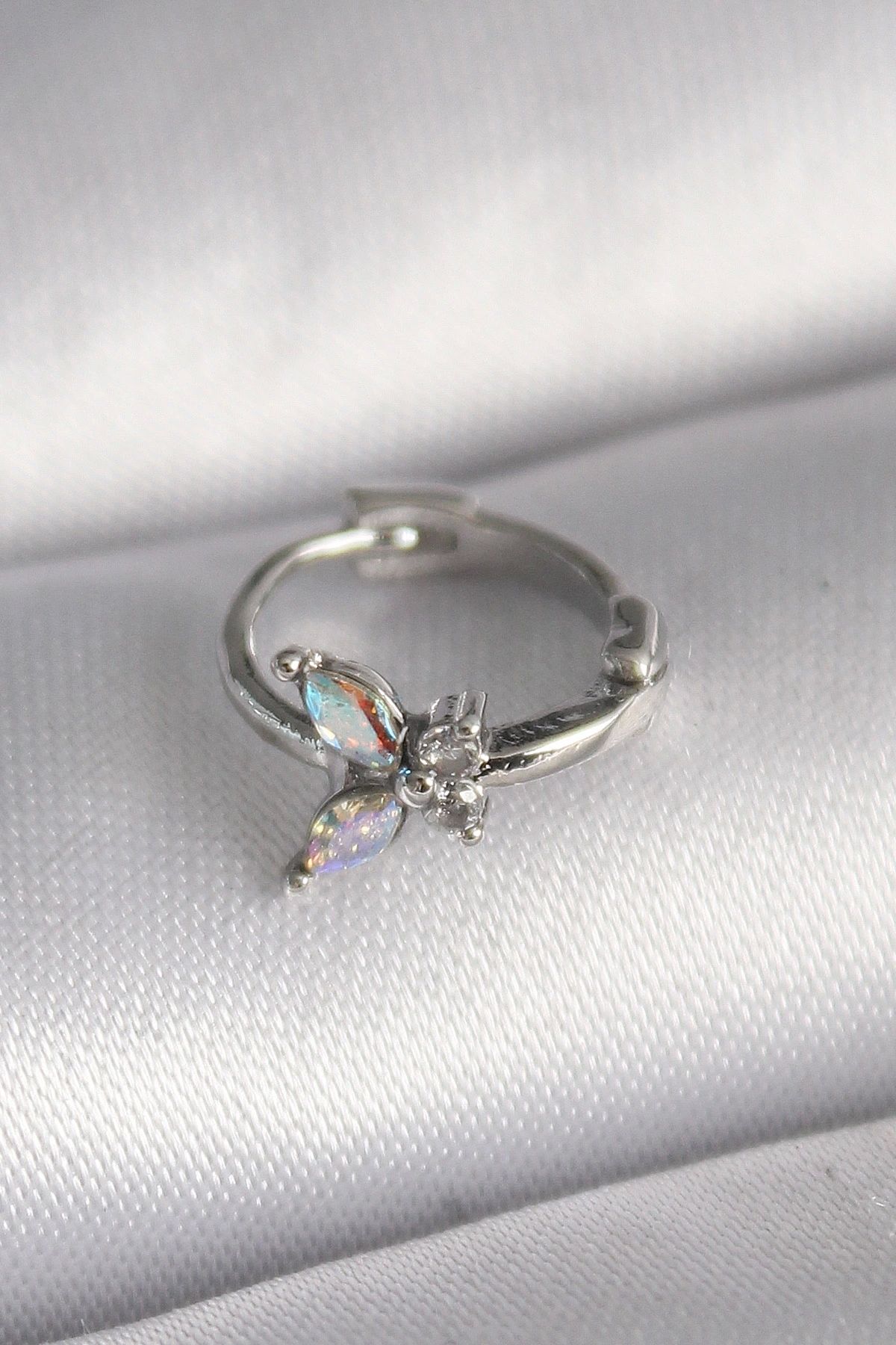 OurStyles 316L Çelik Gümüş Renk Zirkon Taşlı Kelebek Model Tragus Piercing - TJ-PR1327