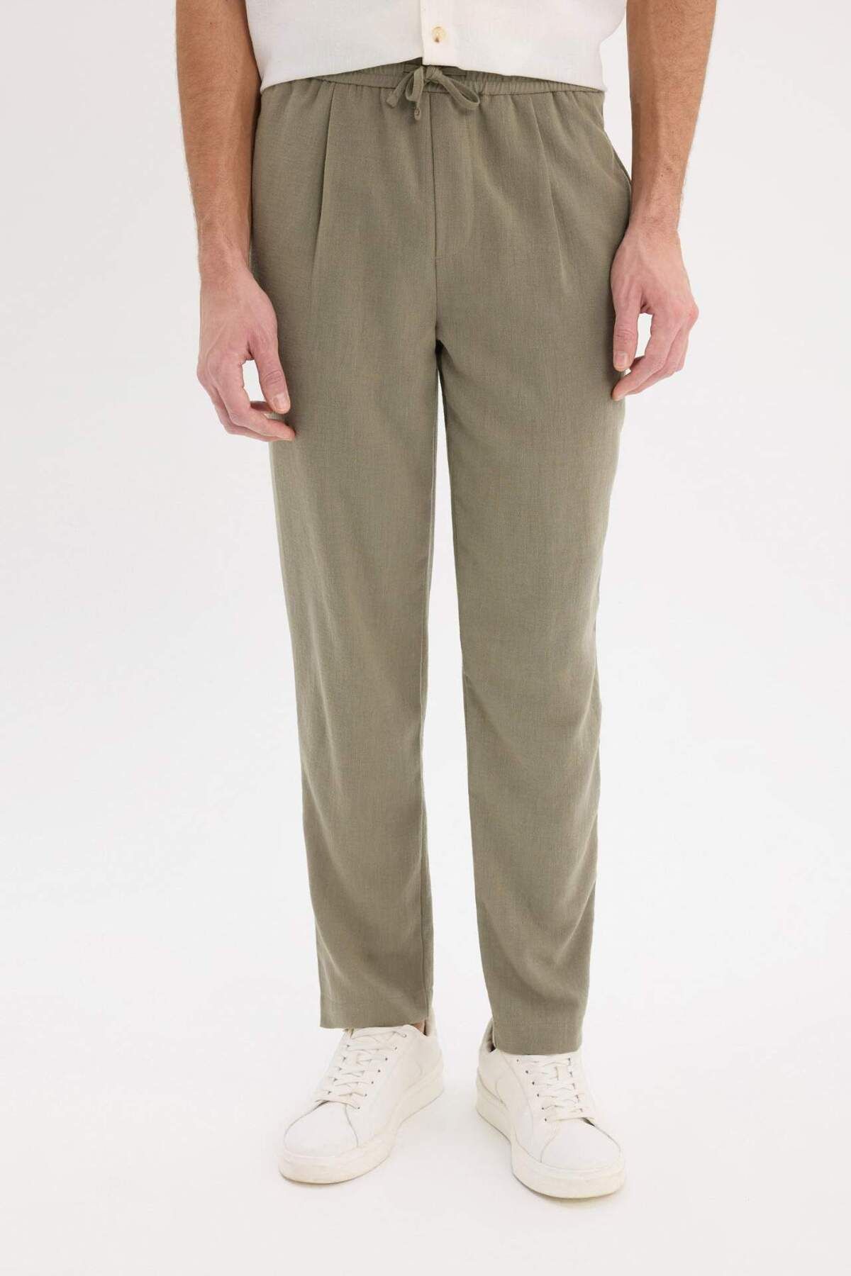 DeFacto Relax Fit Rahat Kesim Kısa Paça Keten Görünümlü Yazlık Kumaş Pantolon E4790AX25SM