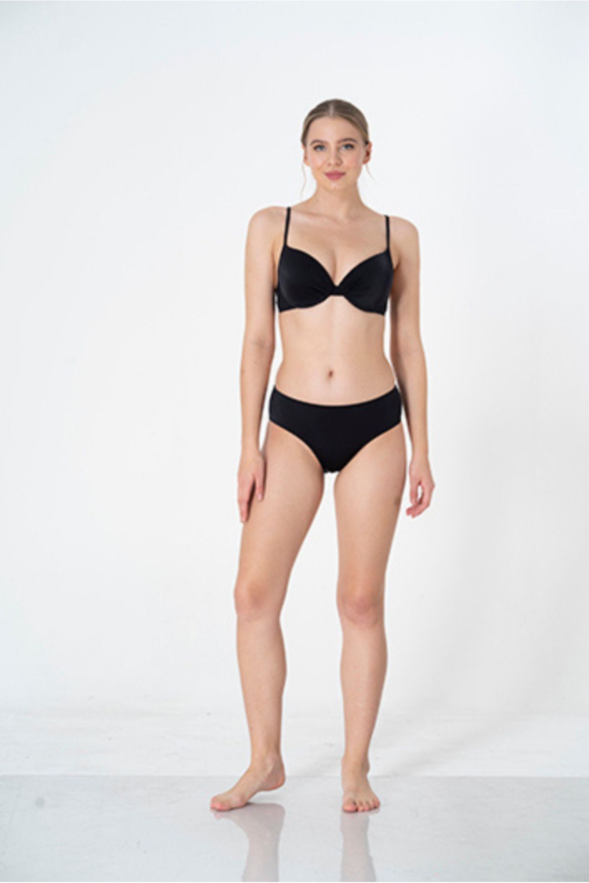 Sunsurf 2025 Kreasyonu Düz Siyah Kaplı Bikini Takımı