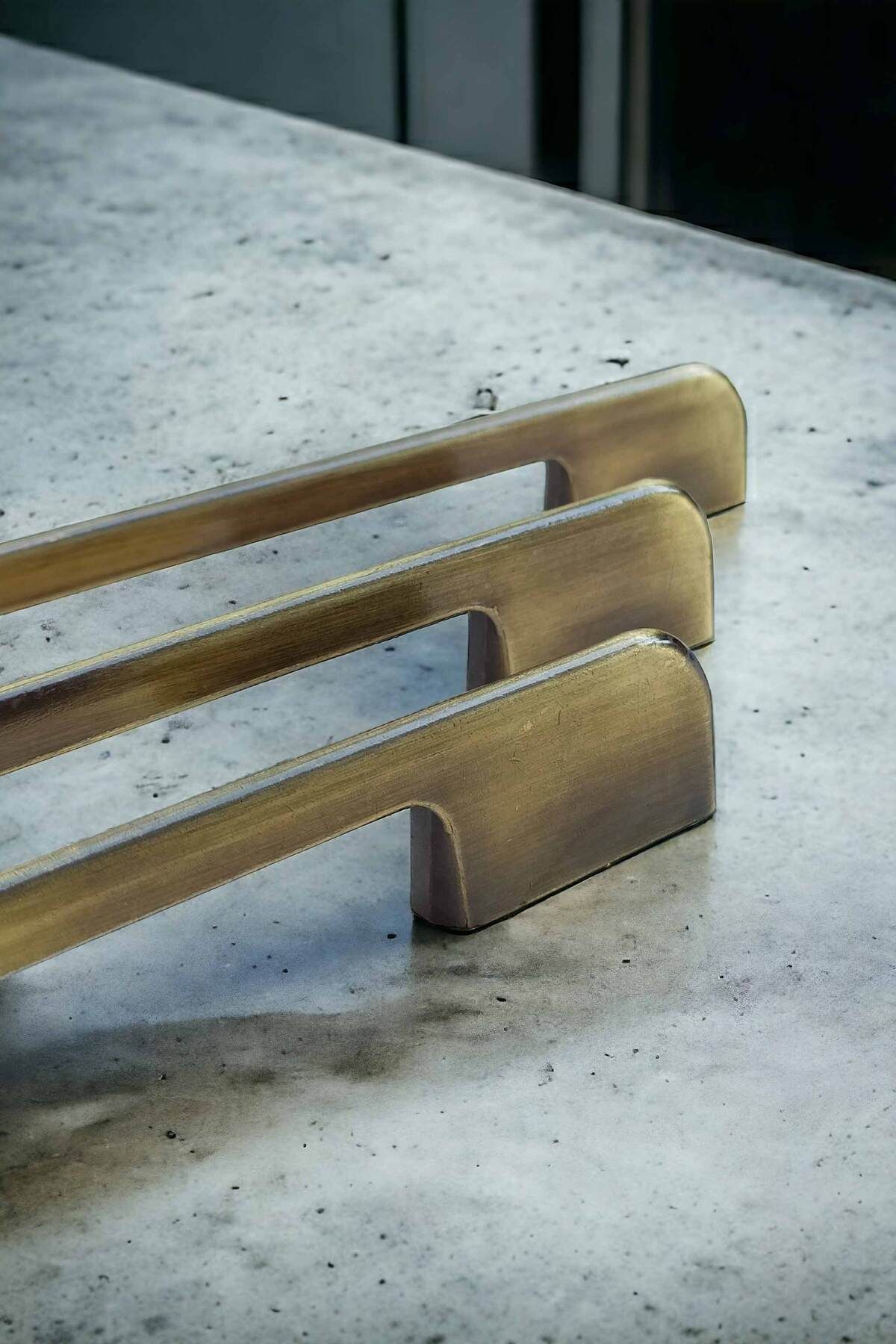 Dizaynhouse 192 mm Antik Sarı Narin Model Zarif Dolap Kulpu, Eskitme Metal Dolap ve Çekmece Kulpu