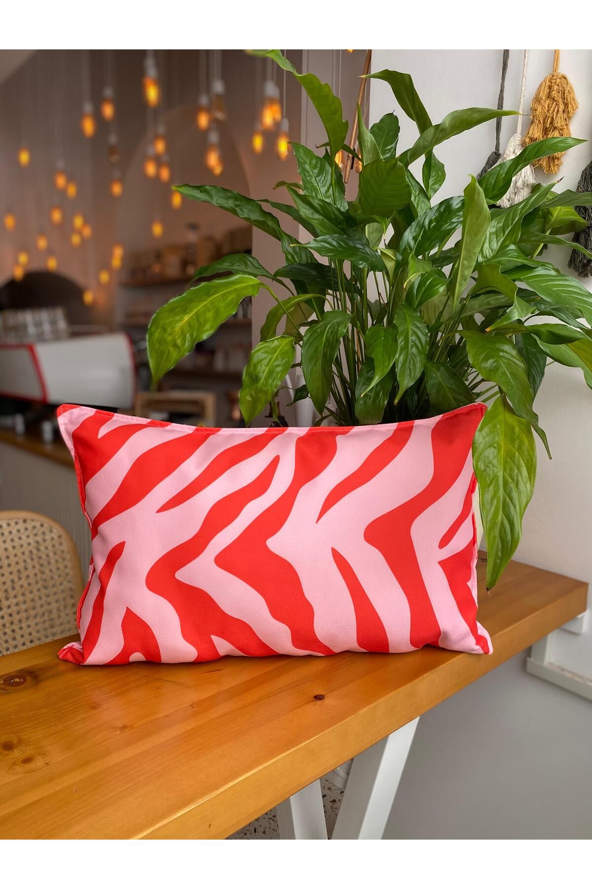 RahanDesign Zebra Çizgi Desenli Pembe - Kırmızı Süet Çift Taraflı Dekoratif Kırlent Kılıfı - 30x50cm