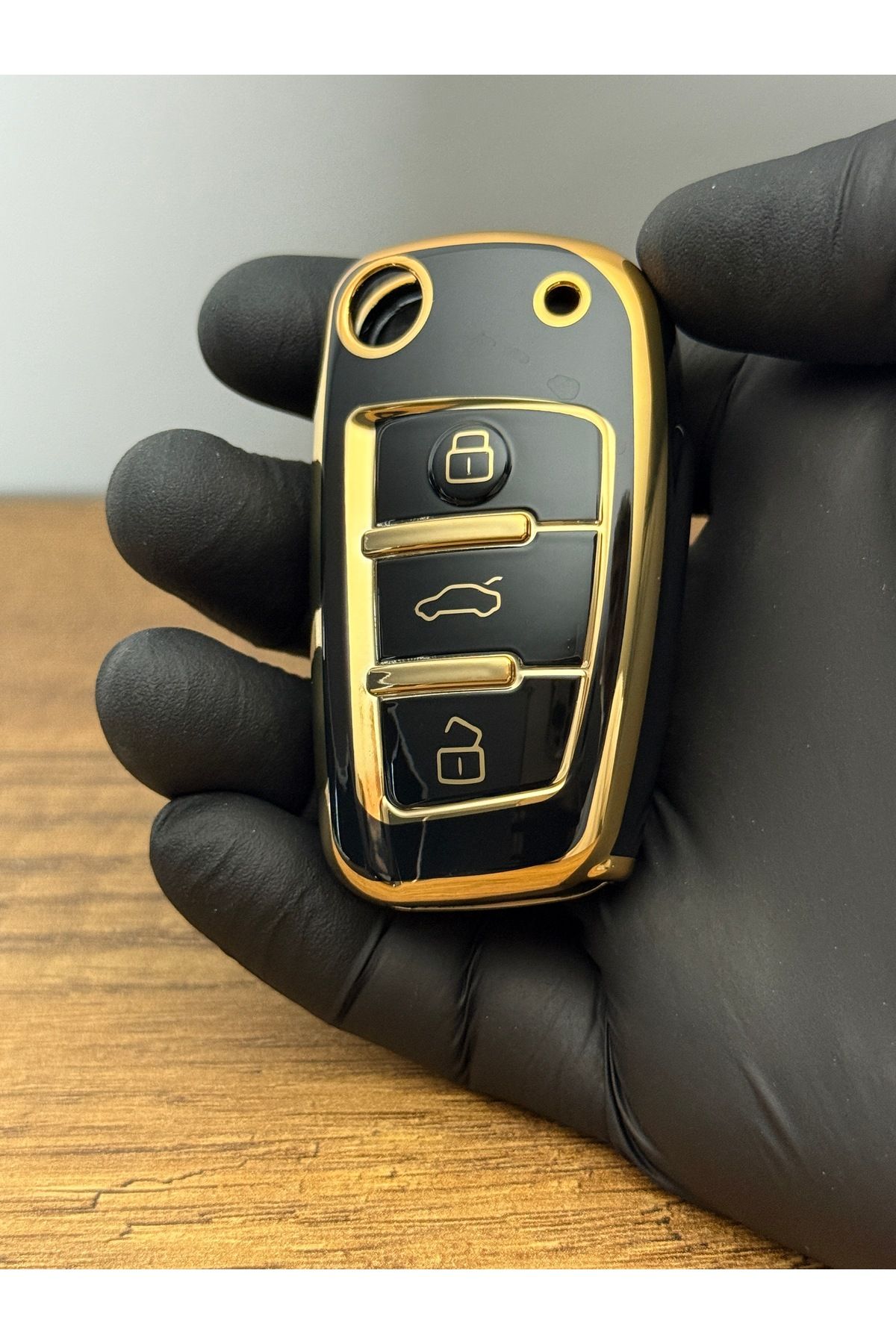 Mavi Keys Audi A3, A6, A1, A4, Q2, Q3 Uyumlu Sustalı 3 Düğmeli Silikon Anahtar Kumanda Kılıfı – Nano Siyah