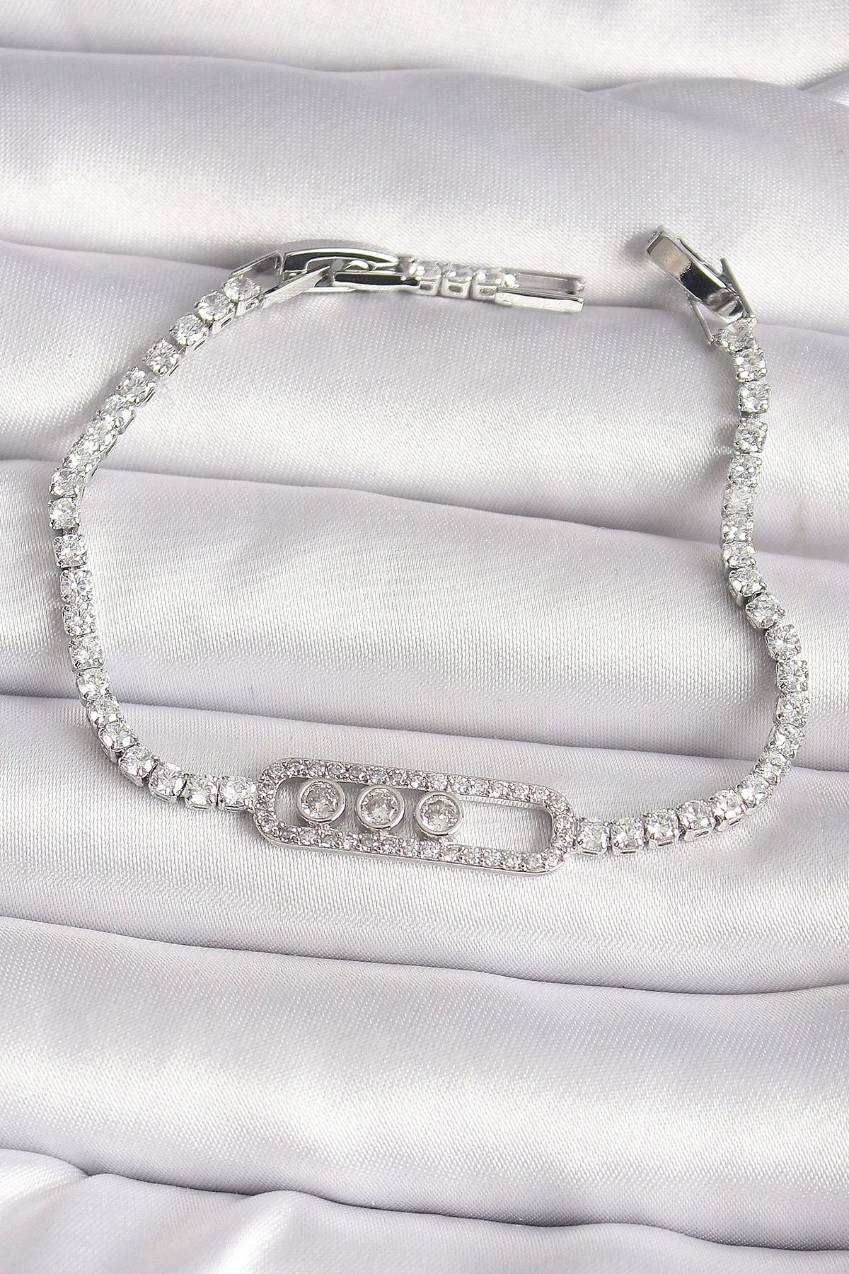 OurStyles Pirinç Gümüş Renk Su Yolu Zirkon Taşlı Messika Model Kadın Bileklik - TJ-BB6628