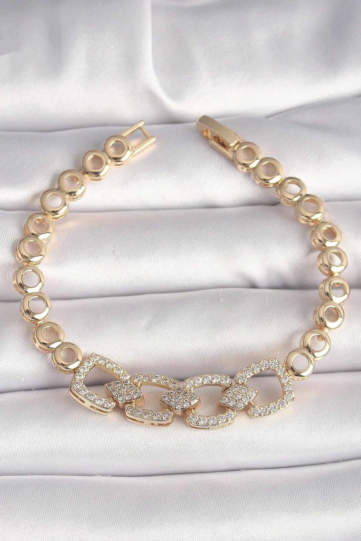 OurStyles Pirinç Gold Renk Zirkon Taşlı Daire Zincir Model Kadın Bileklik - TJ-BB6842