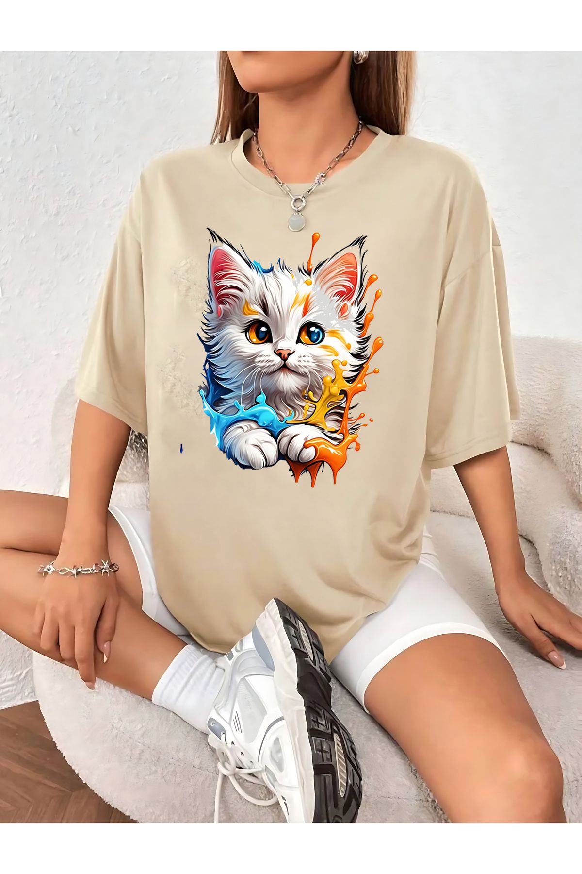 Pisa Art tatlı kedi çıkartmalı t-shirt