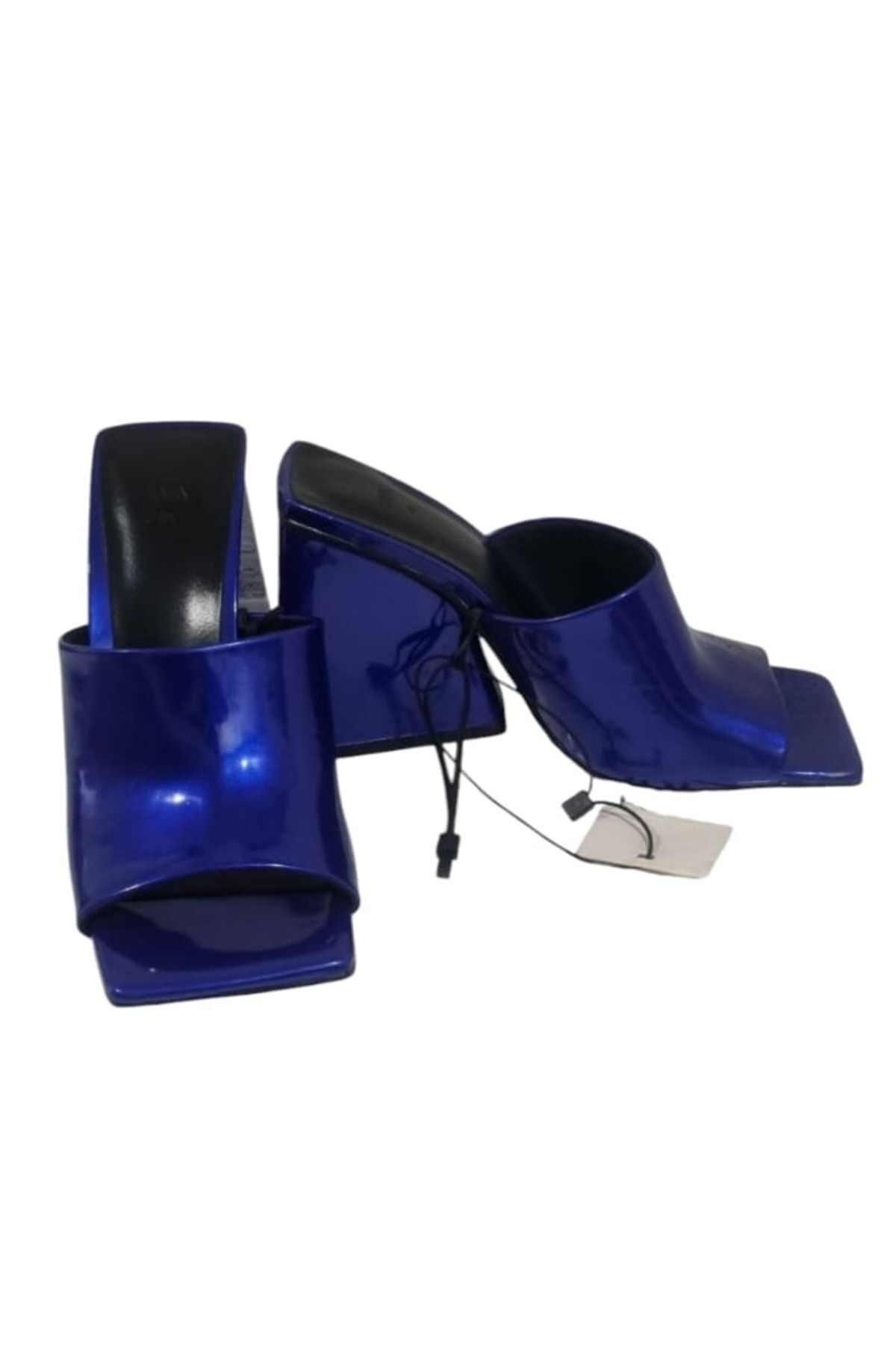 Butik ALLBUCKS ZR ZA RA Vinil Rugan Parlak Blog Topuklu Kare Burunlu Sandalet Terlik ABZR0176