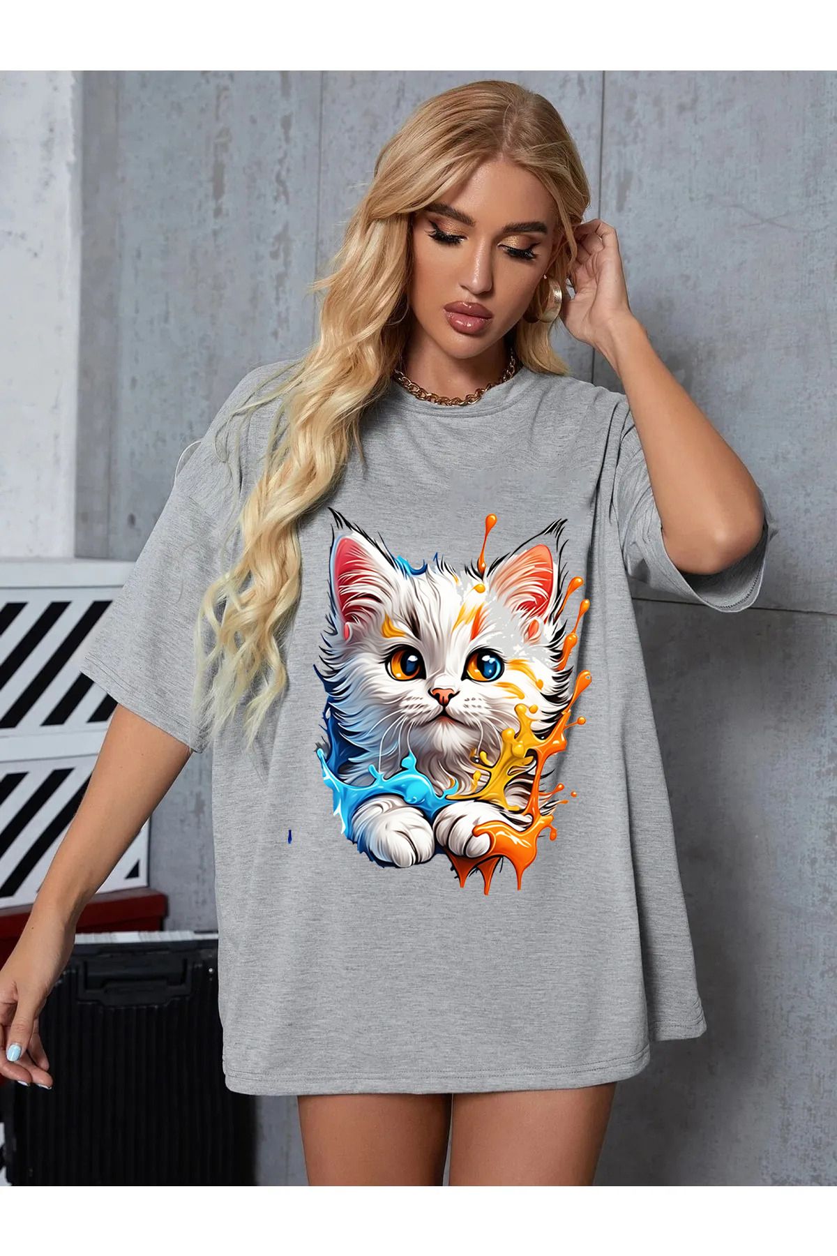 Pisa Art tatlı kedi çıkartmalı t-shirt