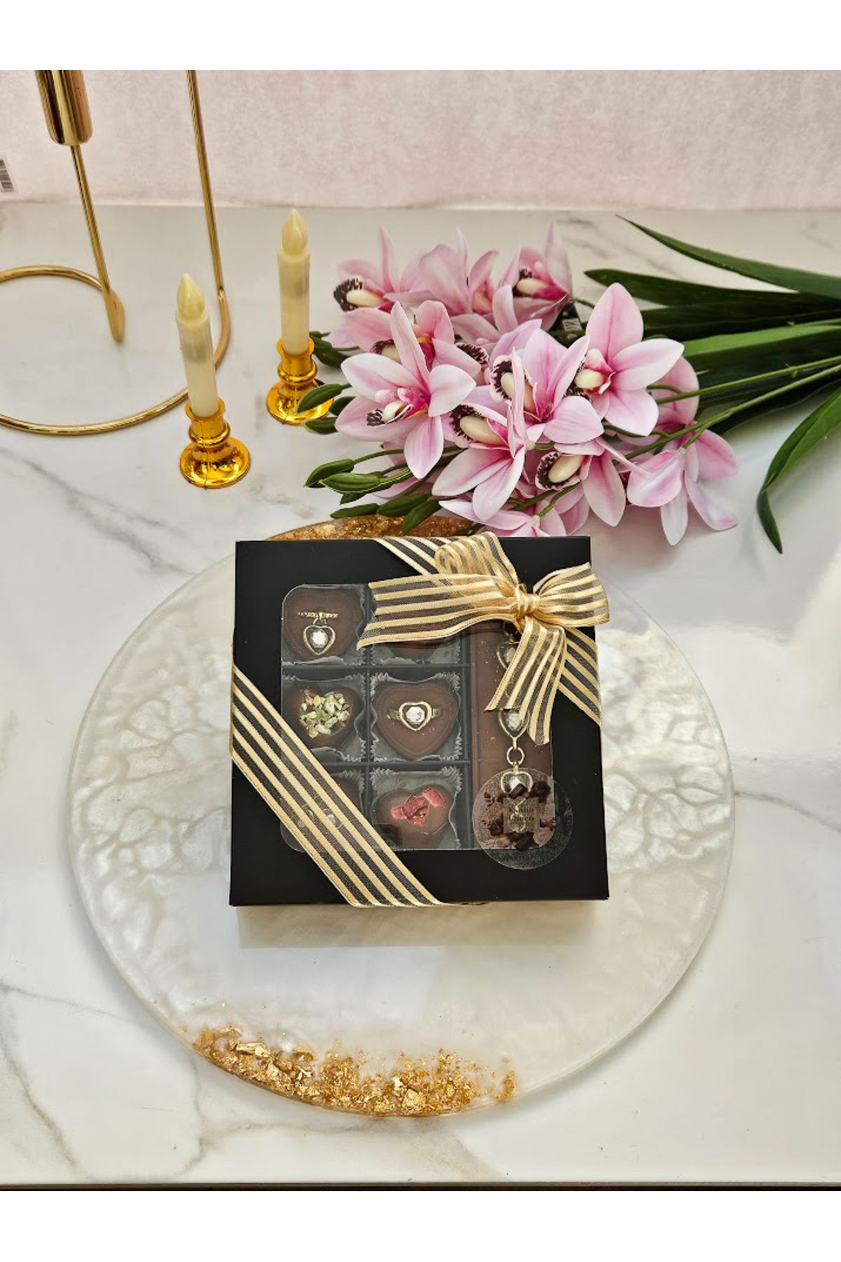 ksana choco El Yapımı Sütlü Belçika Çikolatası Hediye Kutusu Yüzük & Kolye Tasarımı ile Özel Tatlı Seti