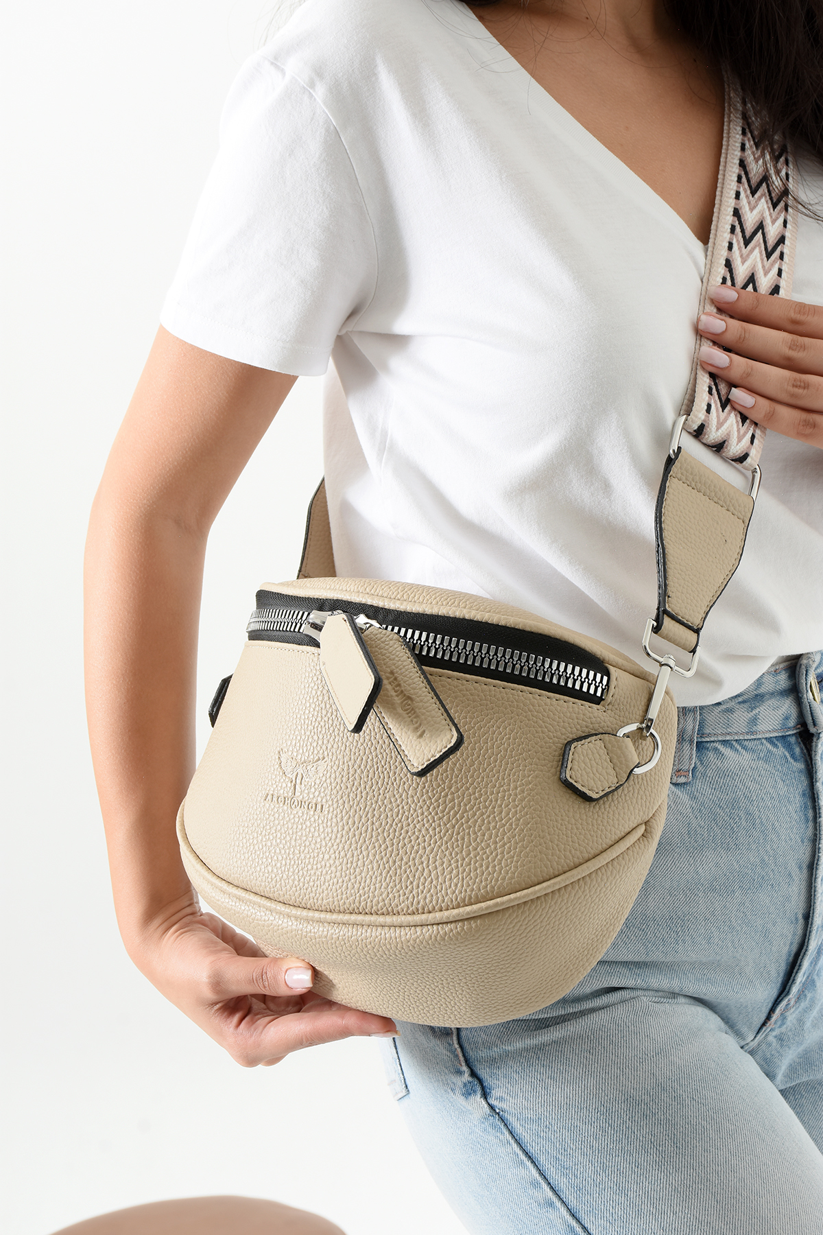 archangel Kadın crossbody bag bel çantası geometrik dokuma askılı açık vizon görsel 3