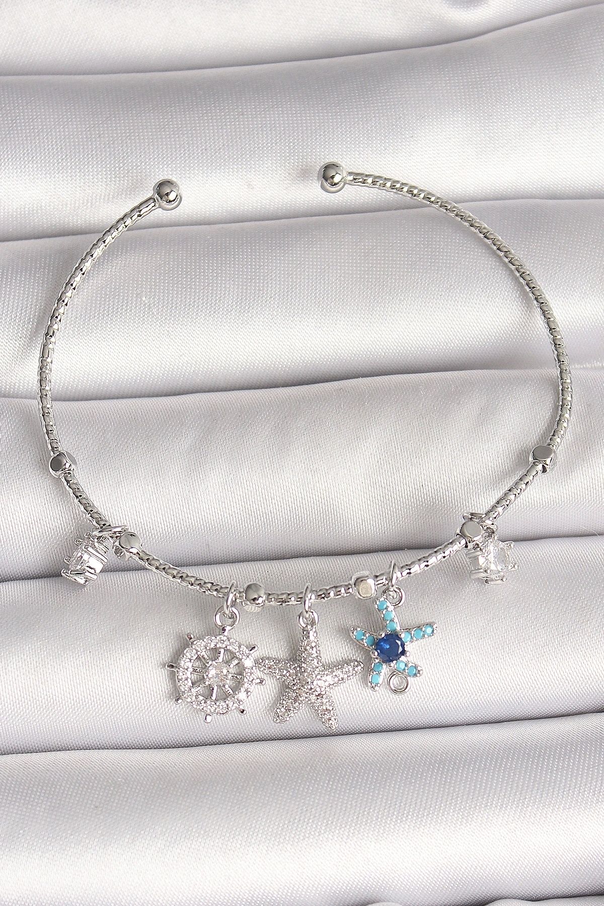 OurStyles Pirinç Gümüş Renk Sallantı Zirkon Taşlı Deniz Yıldız Figür Charm Kadın Bileklik - TJ-BB6906