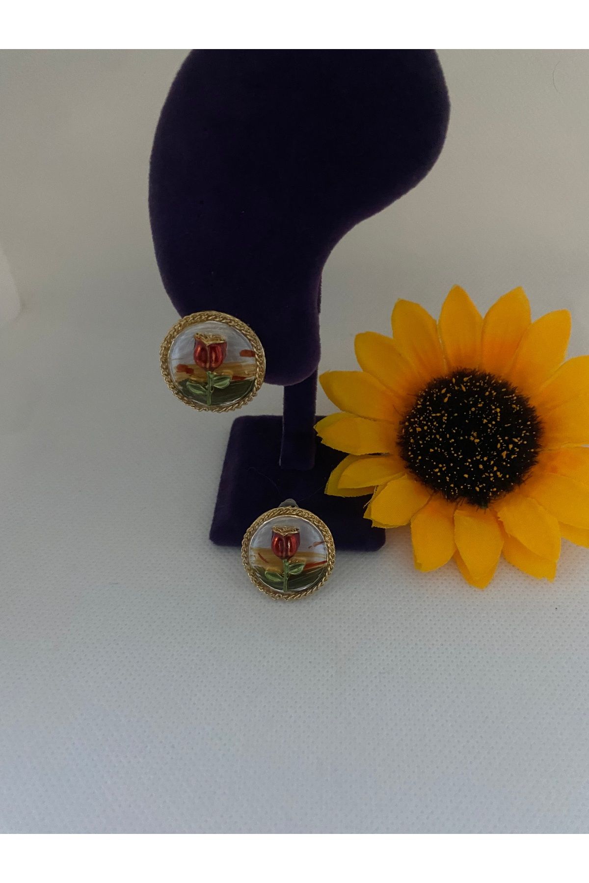 Butik Gül Detaylı Çelik küpe
