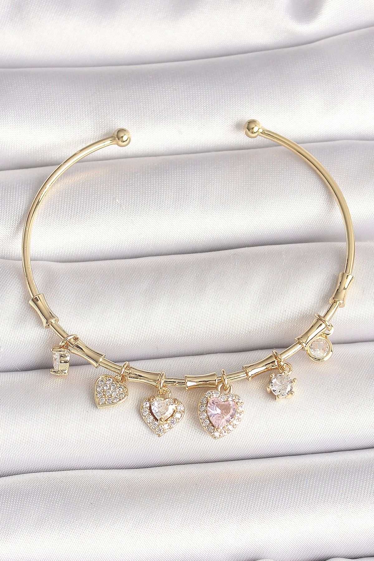 OurStyles Pirinç Gold Renk Sallantı Pembe Zirkon Taşlı Kalp Figür Charm Kadın Bileklik - TJ-BB6888