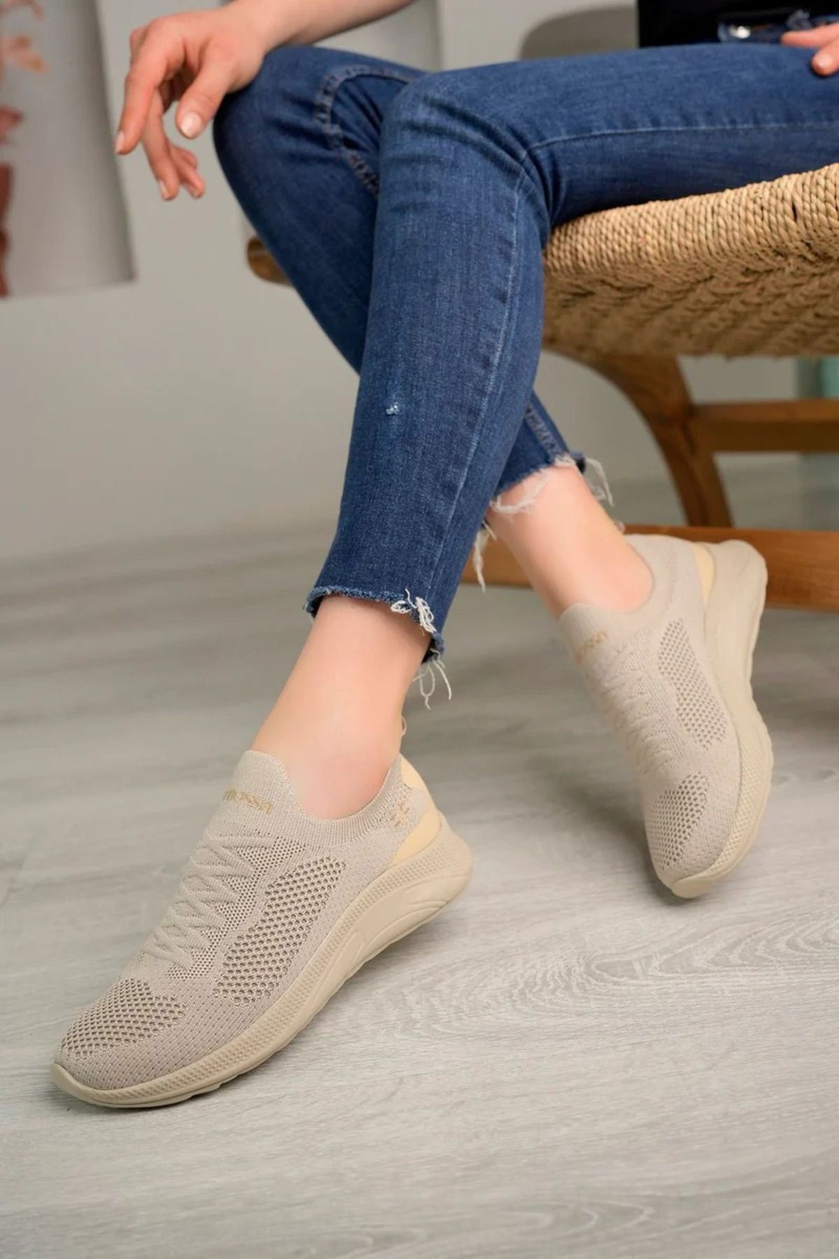 QUNDIR Unisex Bej Esnek Hava Alabilen Yürüyüş Hafif Triko Ayakkabı