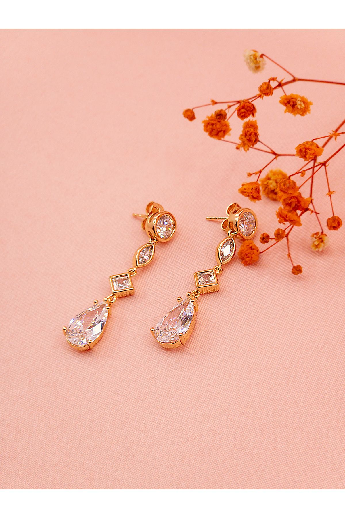 luree accessories Damla Taş Motifli Sallantılı Çelik Küpe
