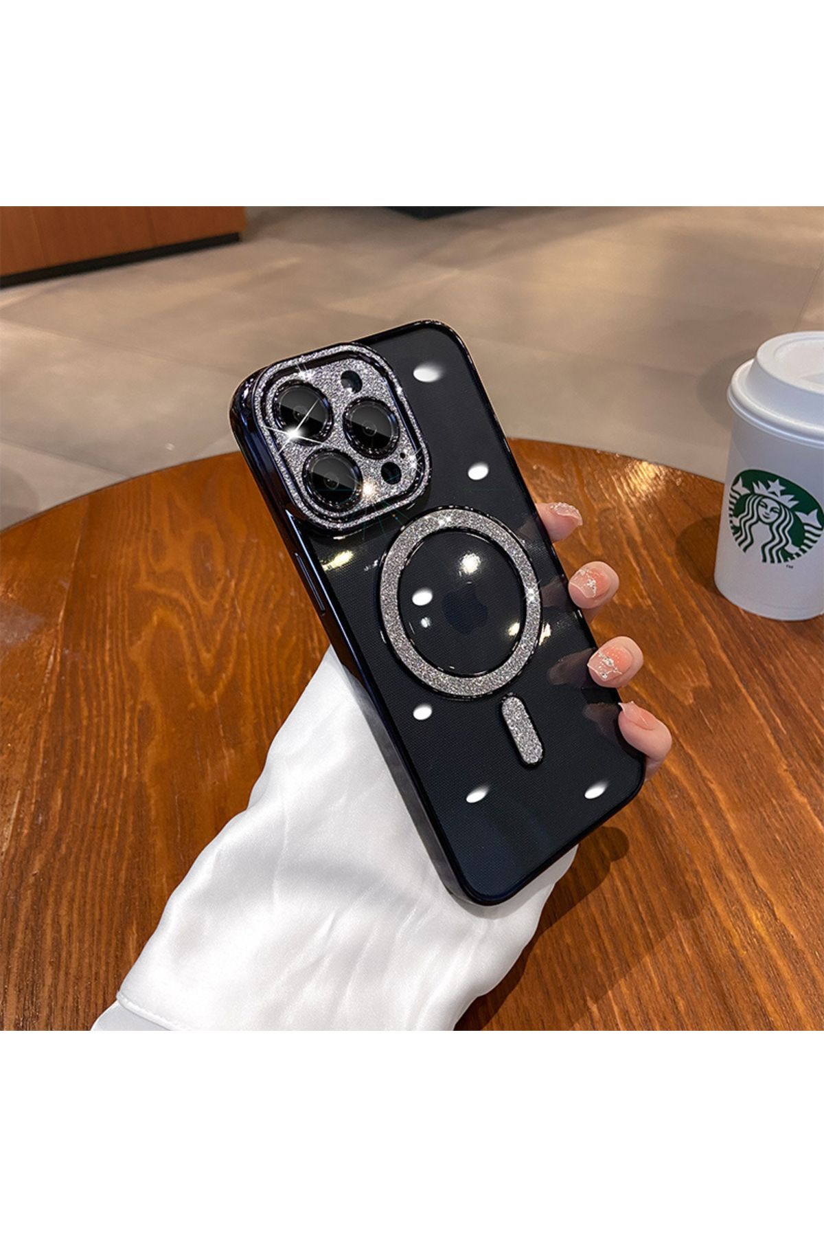 LioTech İphone 16 Pro Uyumlu Parıltılı Simli Darbe Emici Özelliğe Sahip Silikon Kılıf
