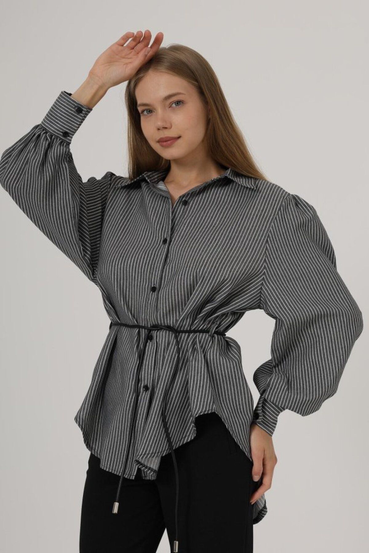 velmorafashion Simli Çizgili Kemerli Gömlek - Siyah