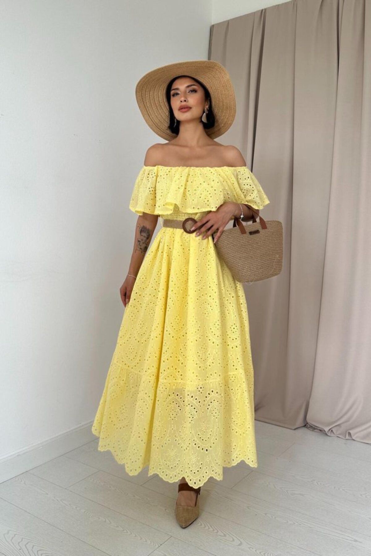 velmorafashion Sarı Omzu Lastikli Brode Elbise