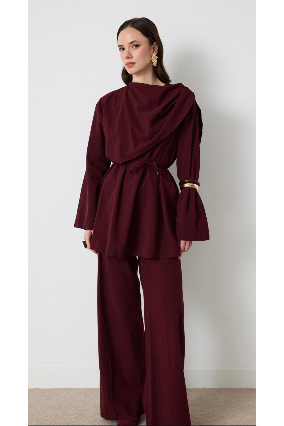 Nuesscollection Allerli Omuz Broş Tesettür Takım