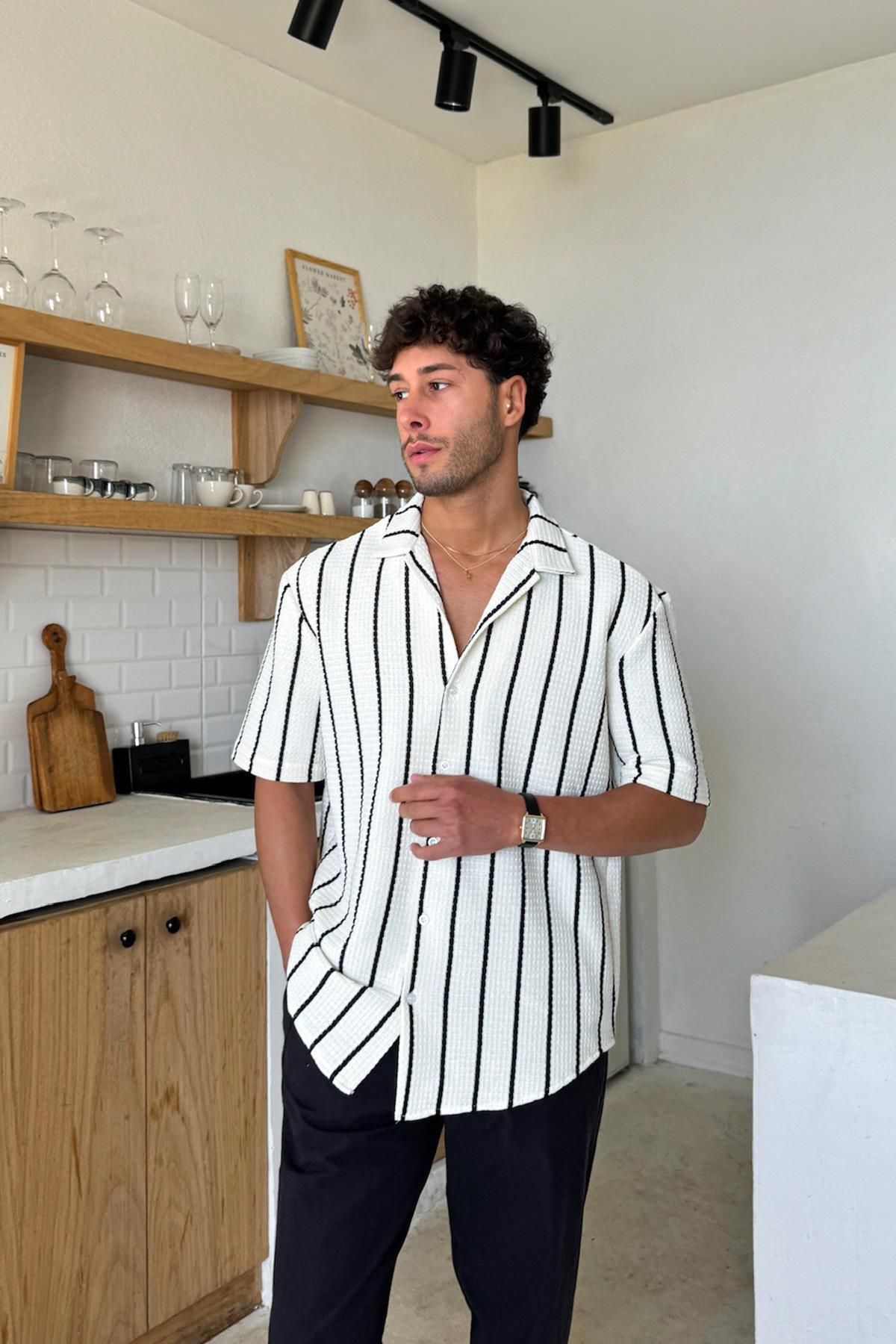 Flaw Wear Siyah Çizgili Kısa Kol Triko Gömlek