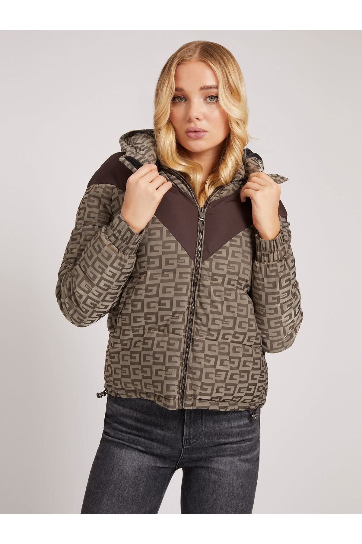 Guess Alma Kadın Mont