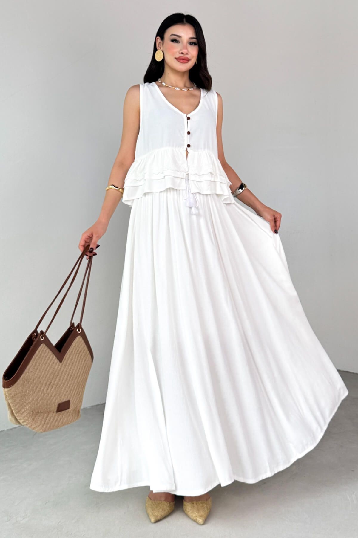 Cappmoda TKM-13315 Beyaz İşleme Detaylı Pileli Yelek & Bağcıklı Etek Dokuma Takım