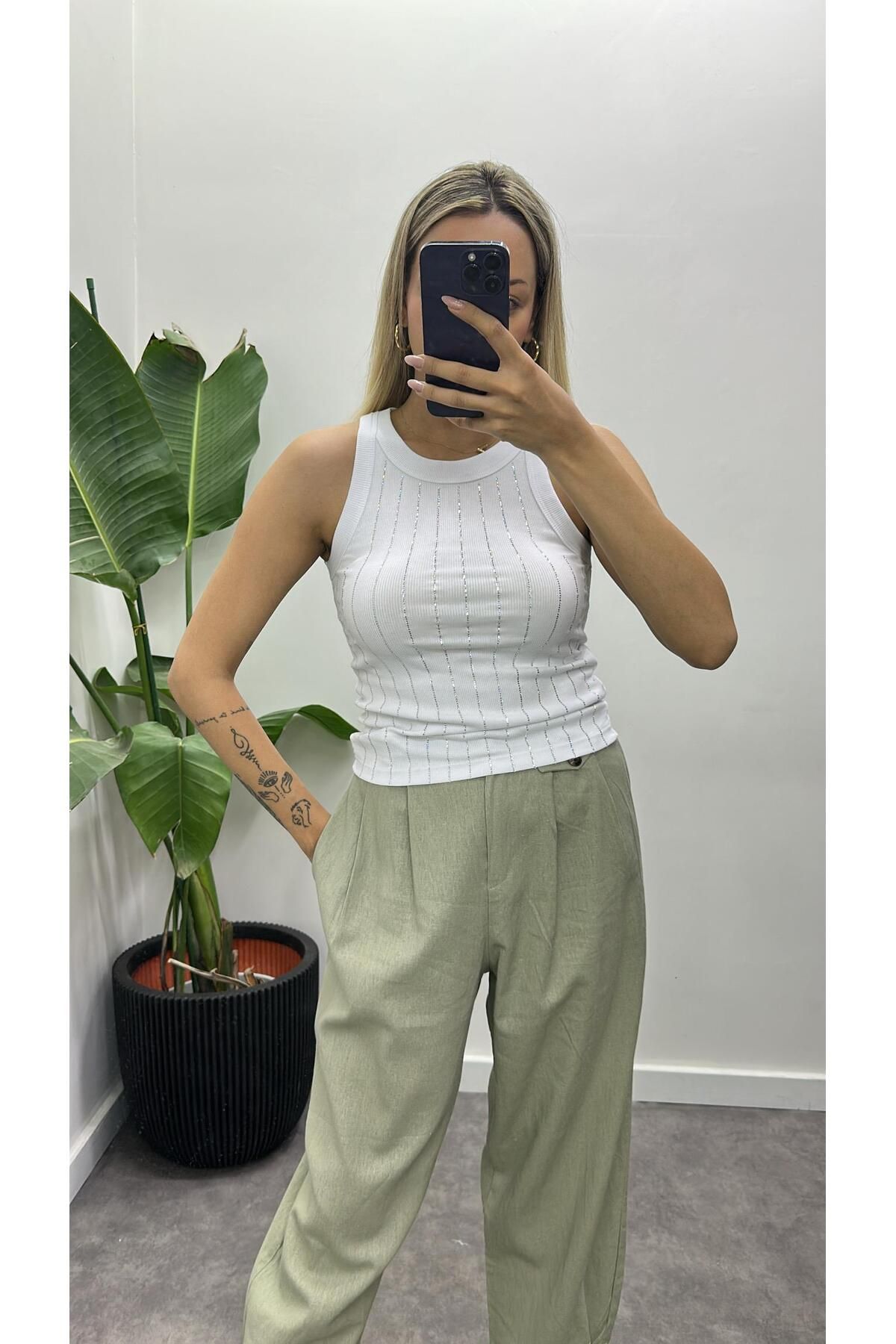 Acar Boutique Halter Yaka Taş Baskılı Atlet