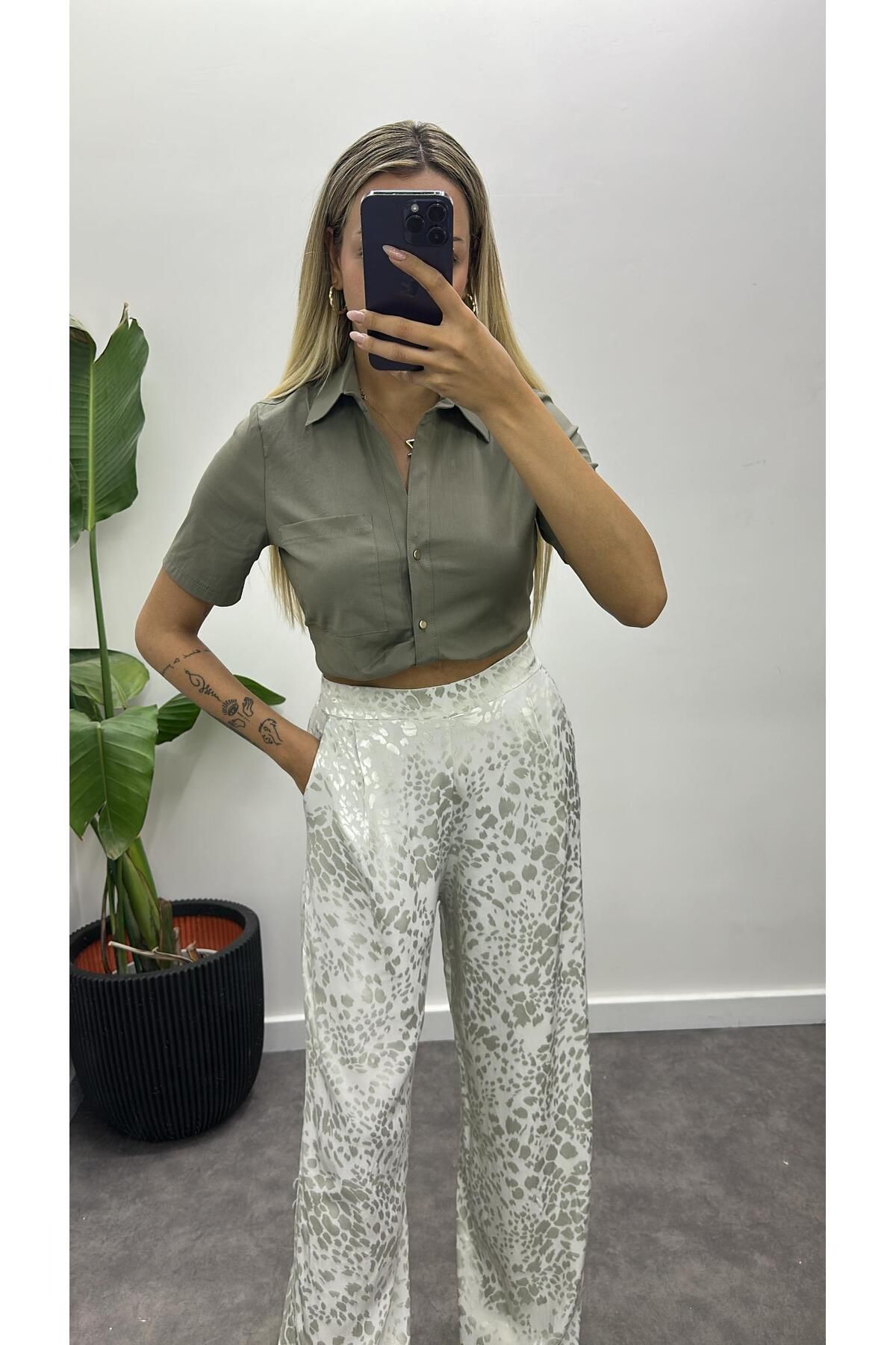 Acar Boutique Cep Detay Crop Gömlek