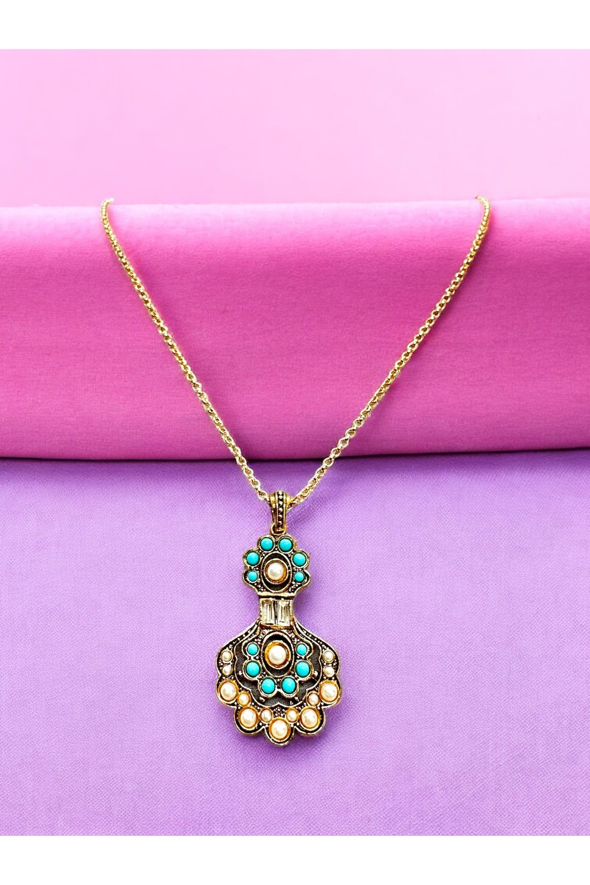 FUYA JEWELLERY Baget Taş Detaylı Elmas Montür Kolye