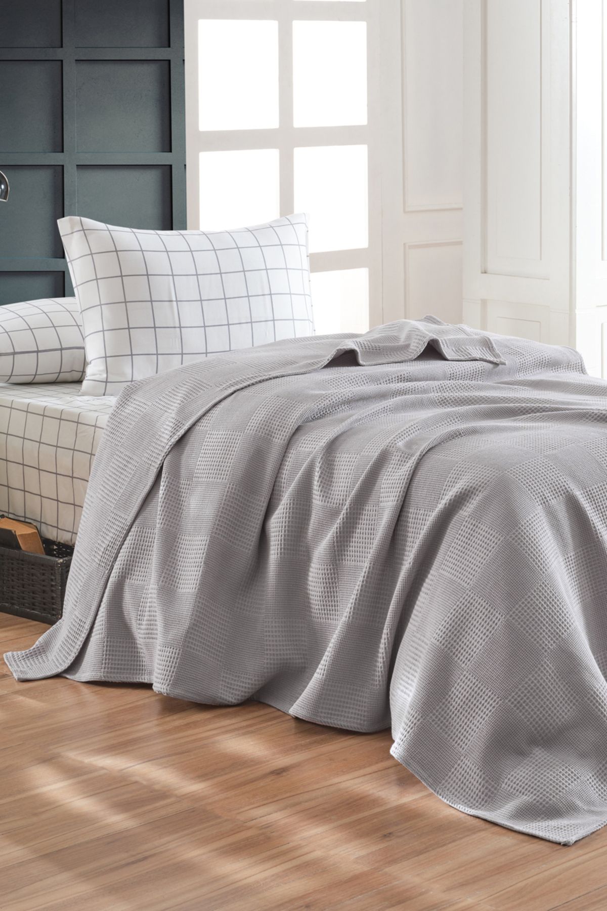 Eponj Home Lastikli Çarşaflı Pike Takımı Tek Kişilik %100 Pamuk 3 Parça Artus Desenli Gri – Weave Serisi