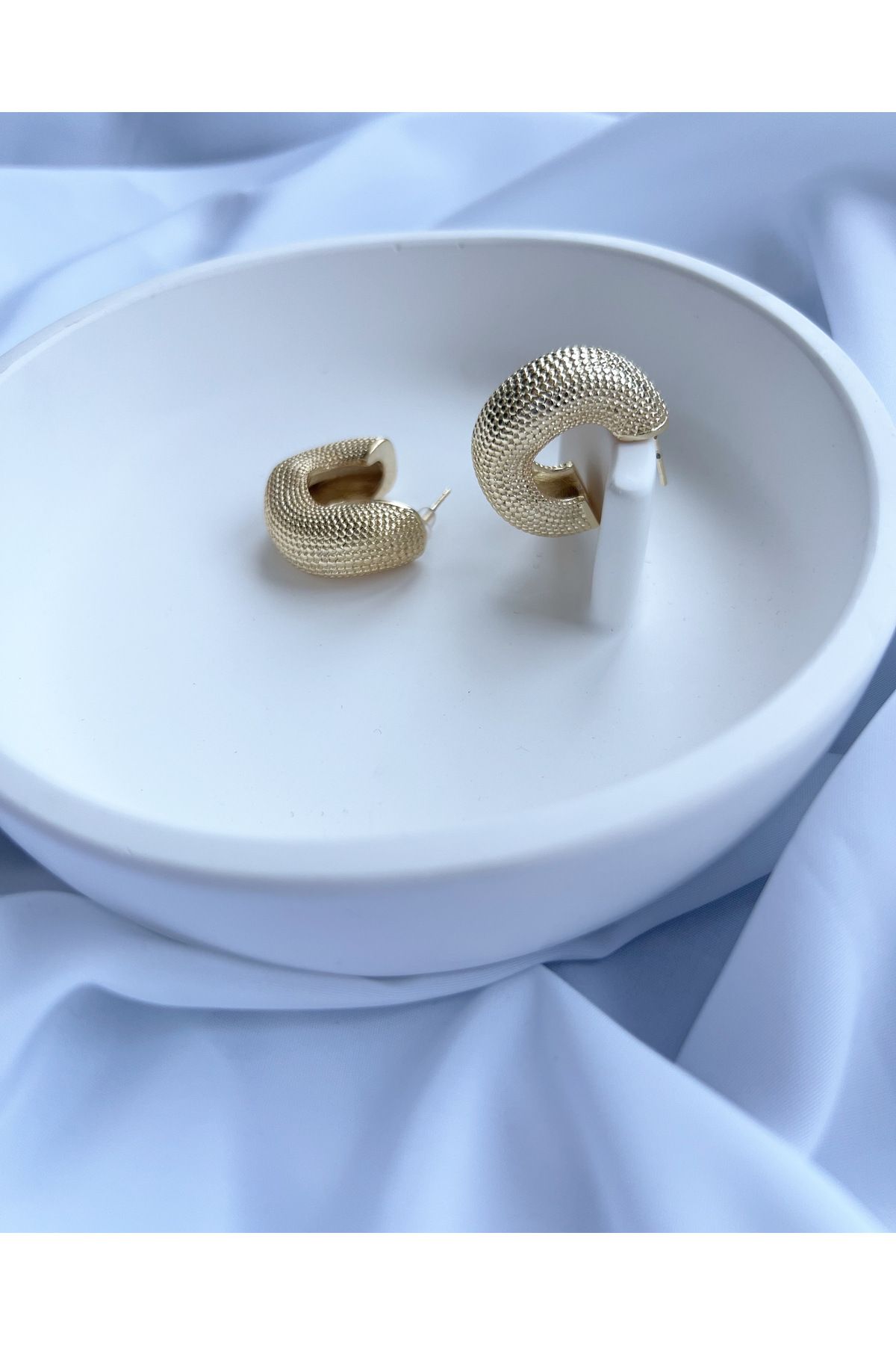 ALİA Mineli kalın gold halka küpe kadın