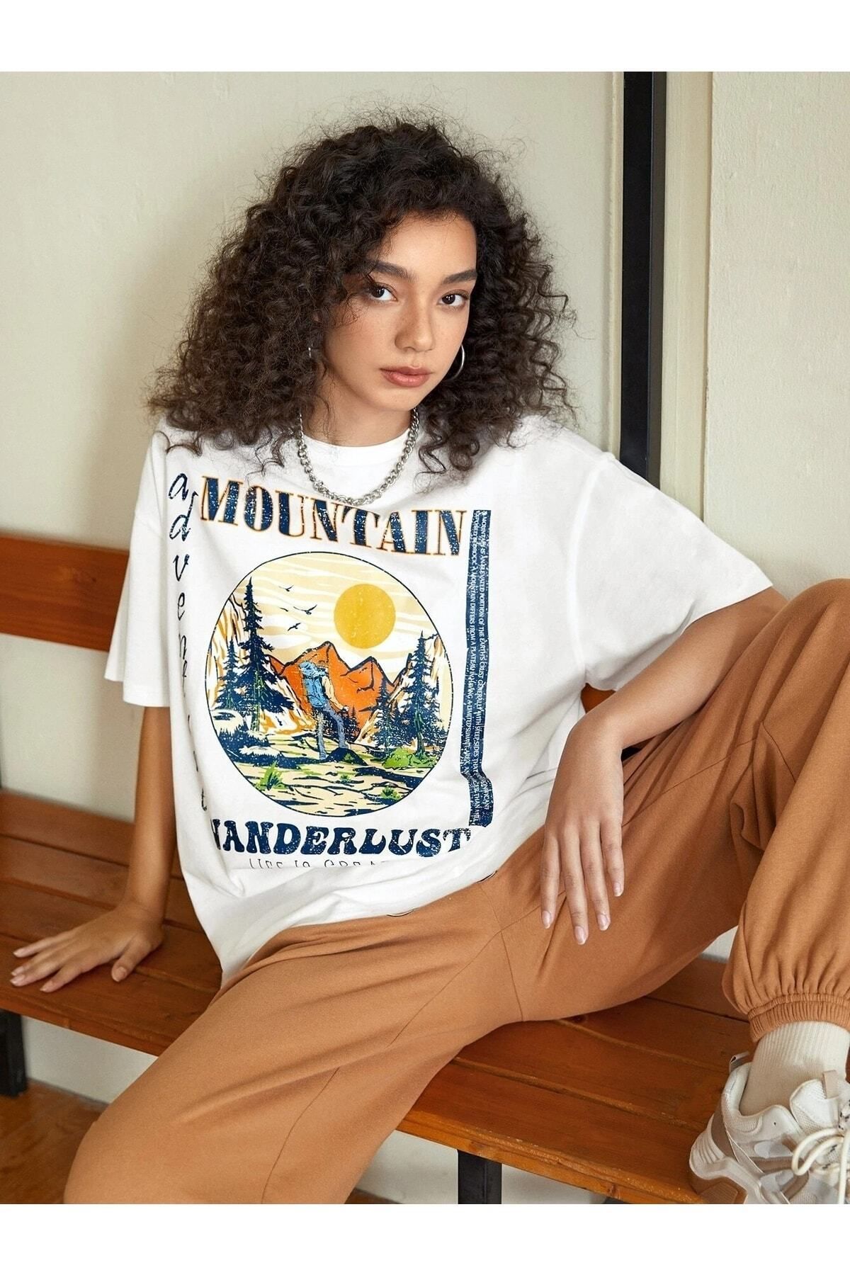 Hunors Sportswear & Company Kadın / Kız Beyaz Oversize T-shirt Mountain Baskılı