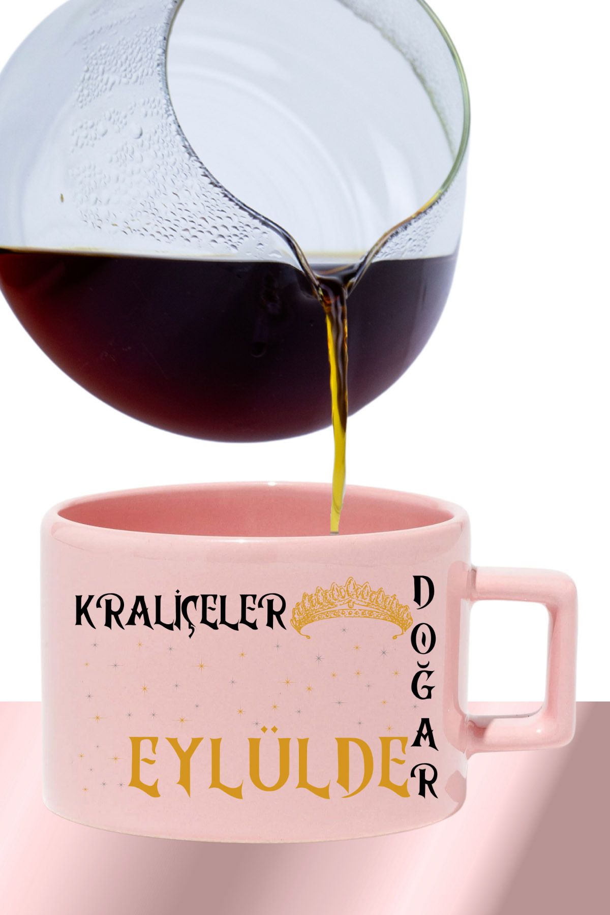 qoeuyl boutique Kraliçeler Bu Ayda Doğar-Taç Baskılı Eş Anne Arkadaş Hediyelik Dikdörtgen Kulplu Pastel Pembe Fincan
