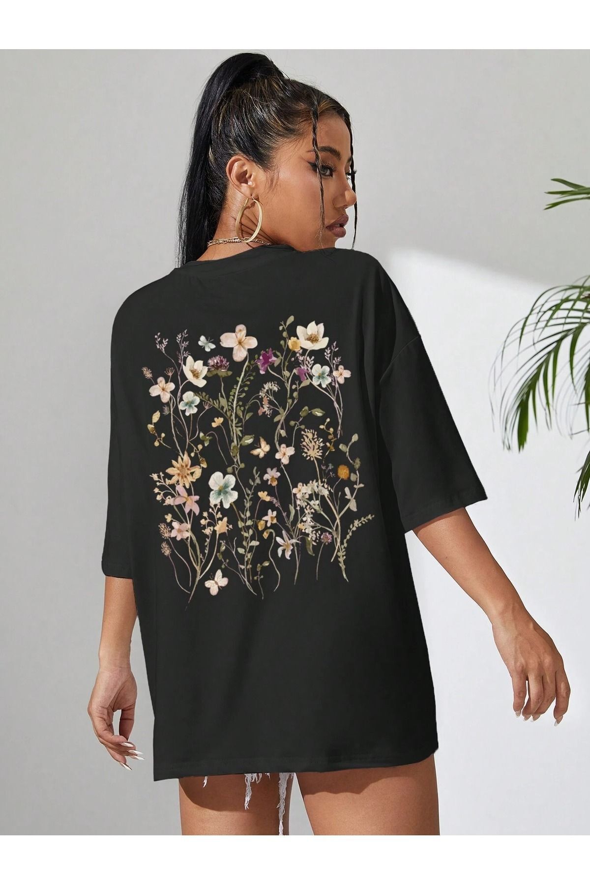 Boi Çiçek Desen T-Shirt - Siyah Baskılı Oversize Bisiklet Yaka Kısa Kol