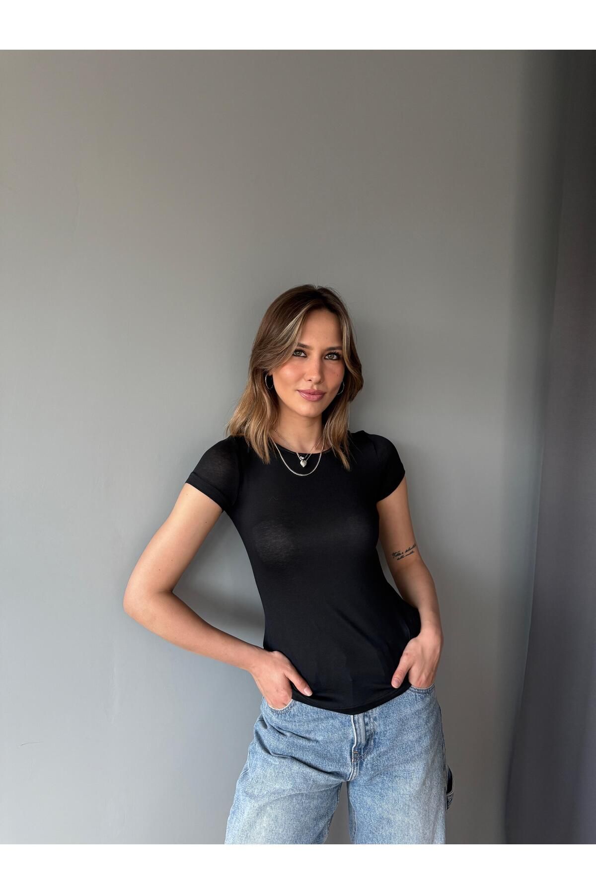 AlisaSu Kadın Siyah Kısa Kol Bisiklet Yaka Body