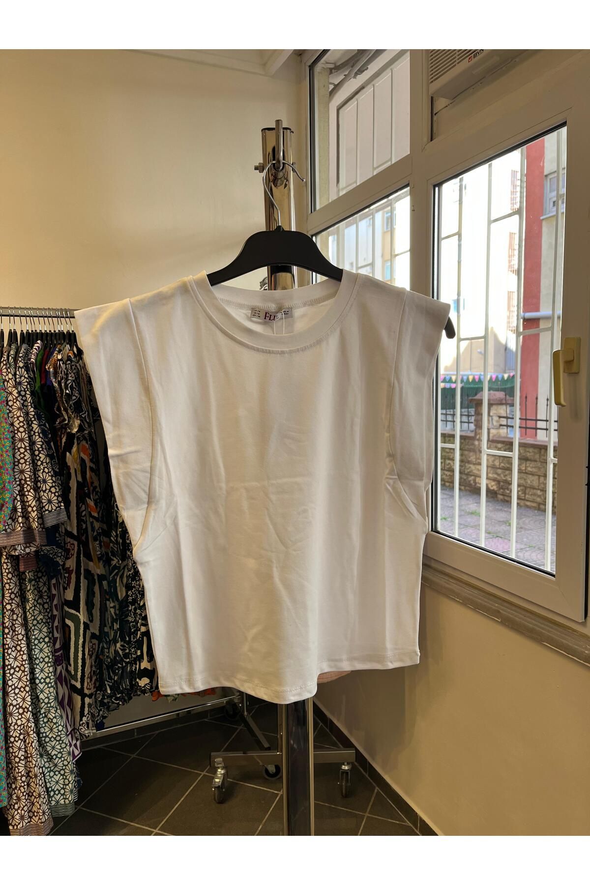 MODA Omuz Detay T-shirt