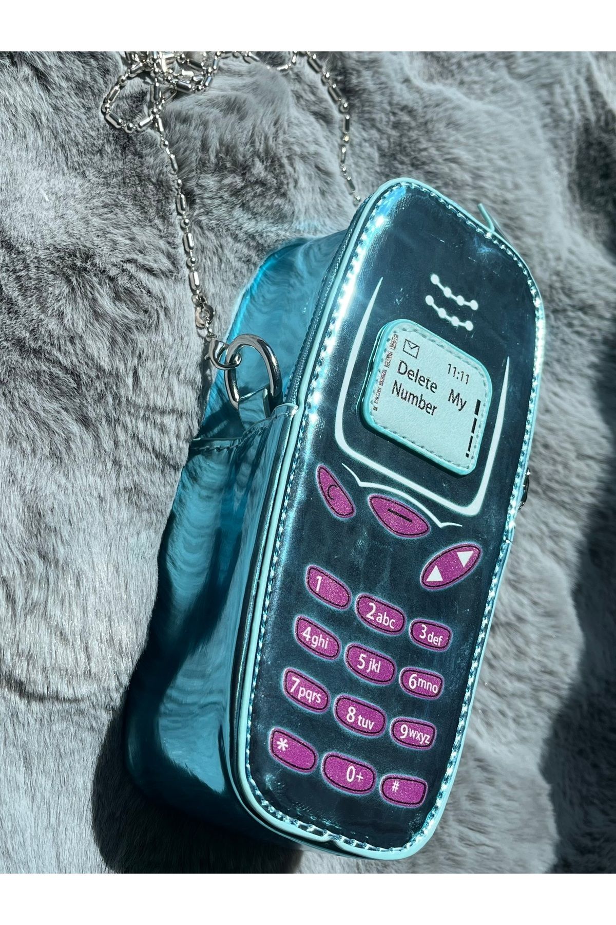 ZephiaStore Mavi Tuşlu Telefon Tasarımlı Zincirli Çanta Parlak Açık Mavi