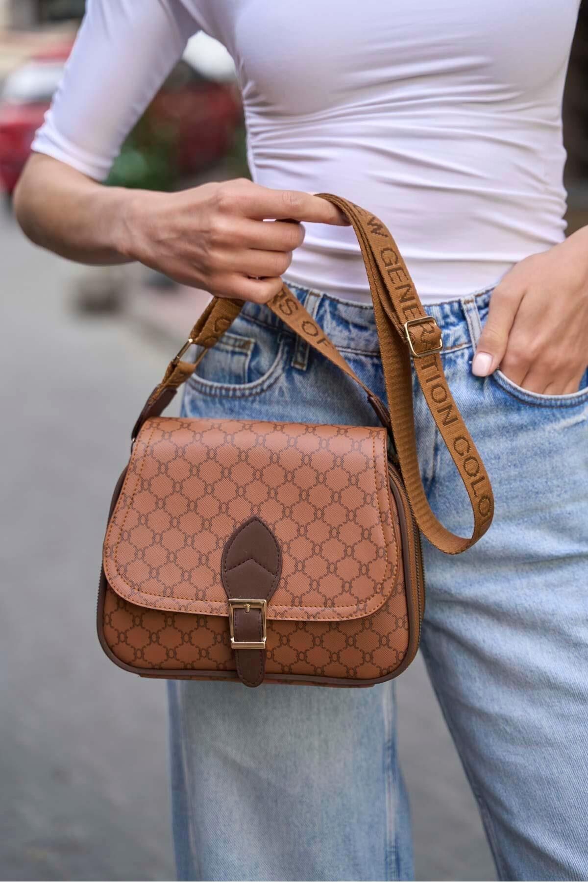 Madamra Taba - Desenli Kadın Trendy Günlük Tokalı El ve Omuz Çantası