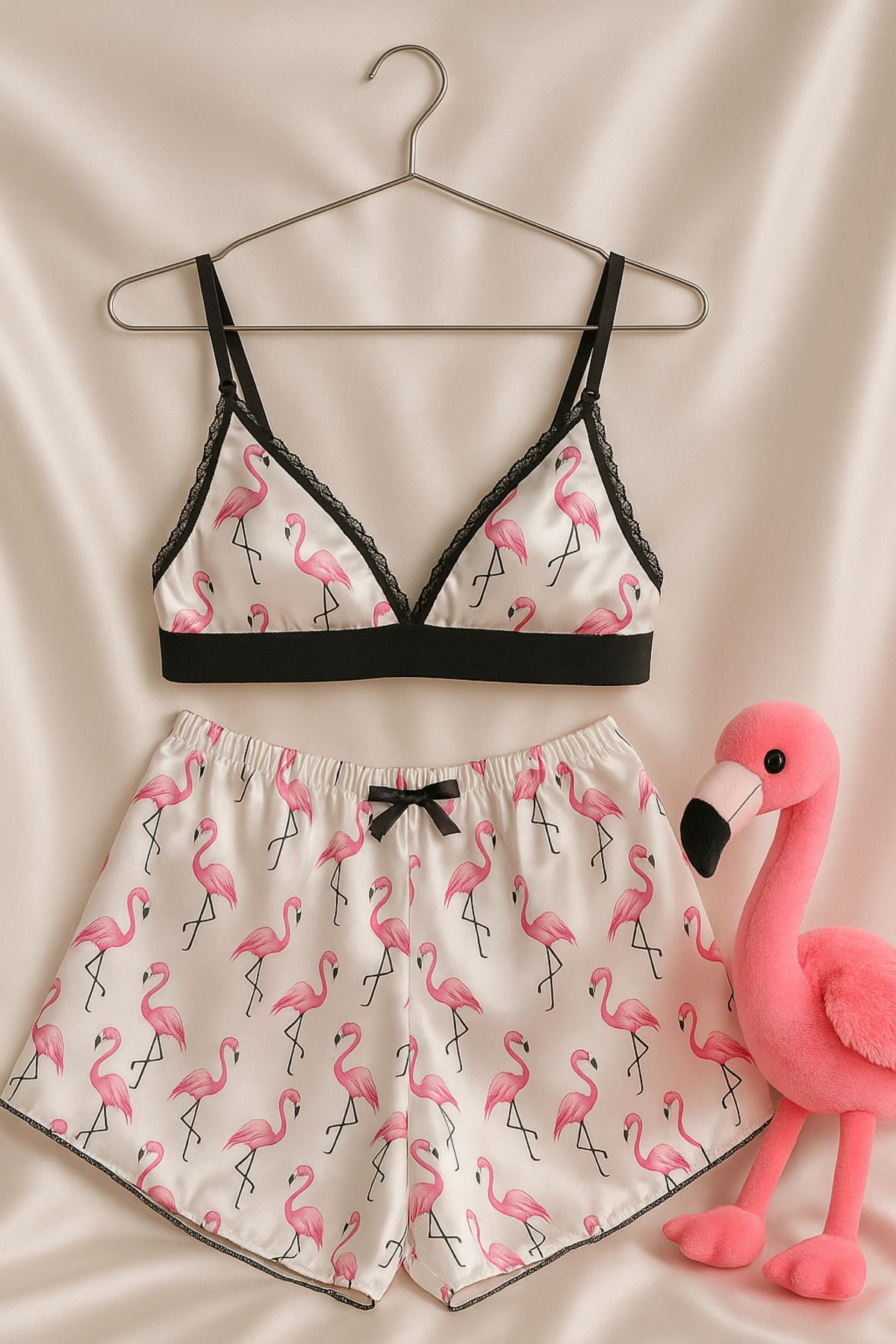 shiny date Flamingo Desenli Saten Şortlu Pijama Takımı