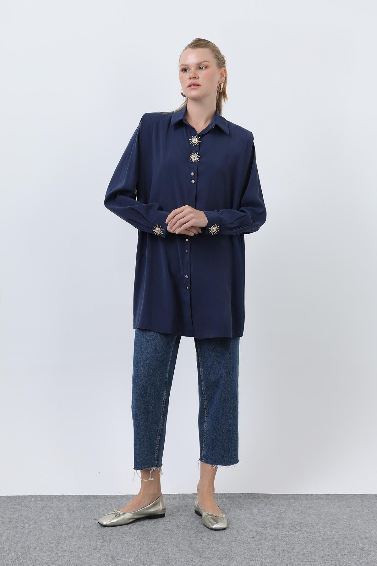 Puane Kadın Broş Detaylı Düğmeli Oversize Gömlek-10694GML - NAVY