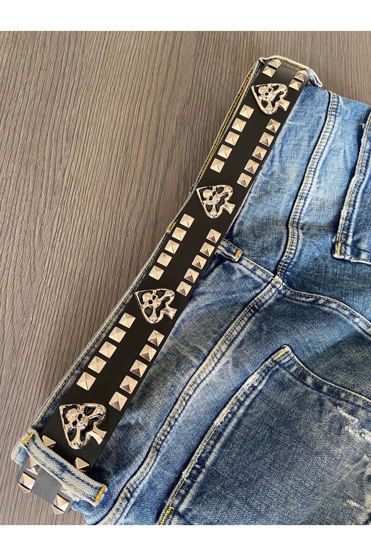 Aksabeltchokers 4.cm piramit maça aksesuarlı punk vintage kemer