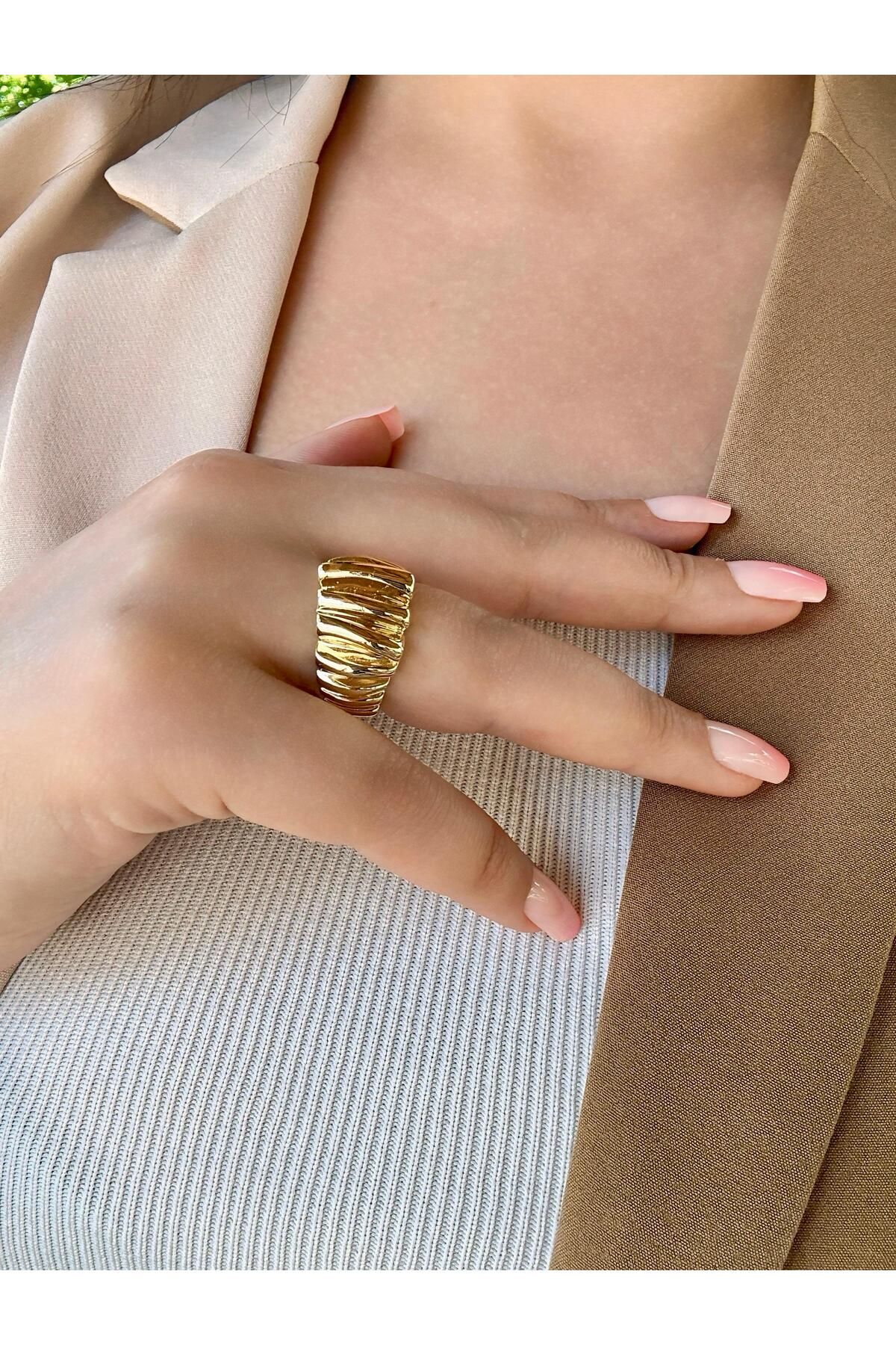 My Life Accessory Altın Gold Renkli Asimetrik Bombeli Tasarım Ayarlanabilir Çelik Yüzük Kadın 316L