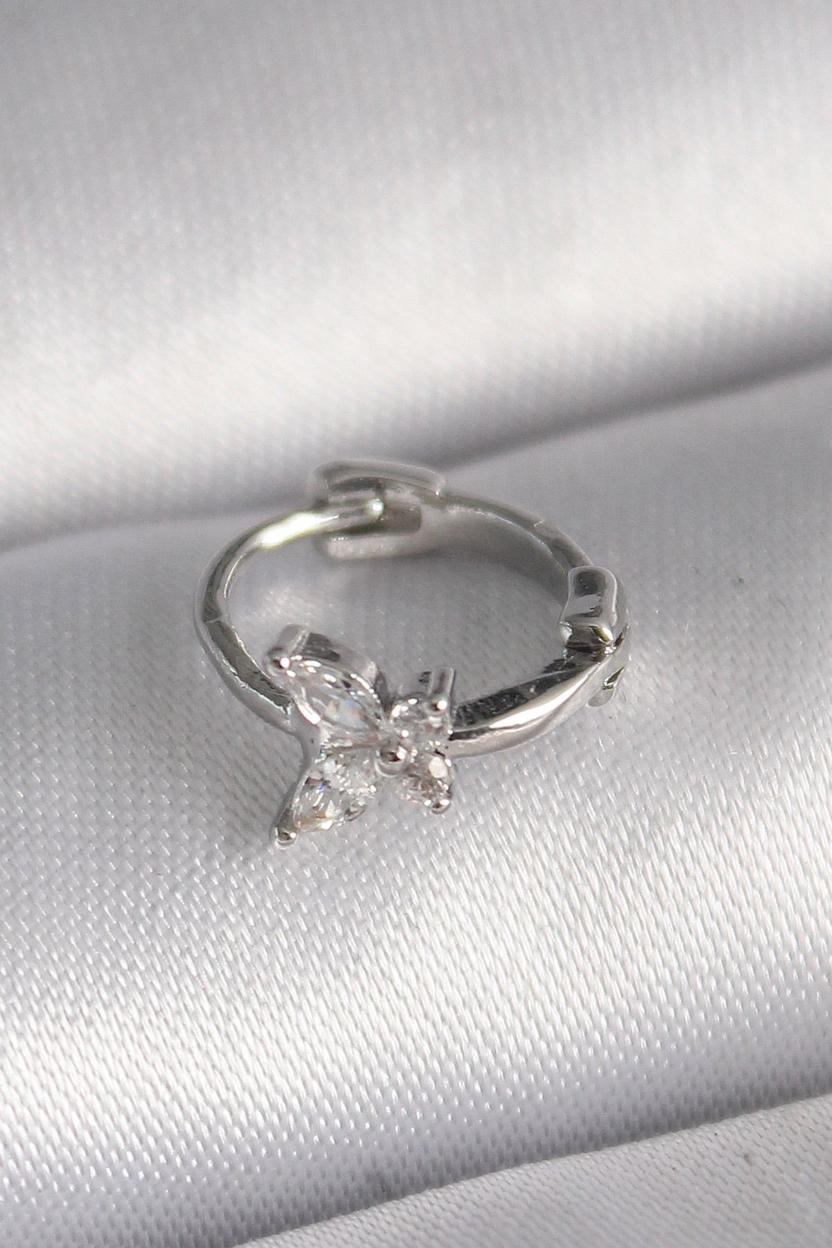 ÖYKÜ VE YİĞİT 316L Çelik Gümüş Renk Zirkon Taşlı Kelebek Model Tragus Piercing - TJ-PR1321