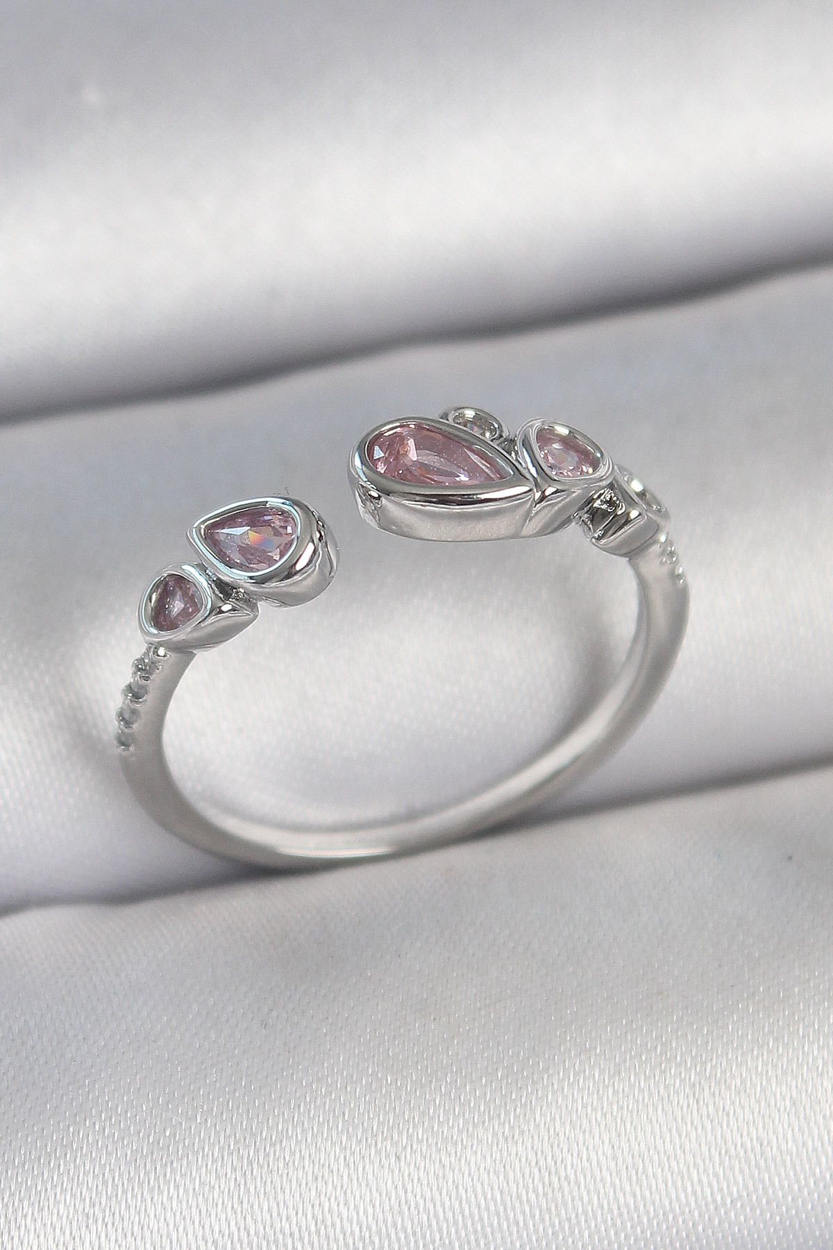 ÖYKÜ VE YİĞİT Pirinç Gümüş Renk Pembe Damla Zirkon Taşlı Ayarlanabilir Model Kadın Yüzük - TJ-BYK3734