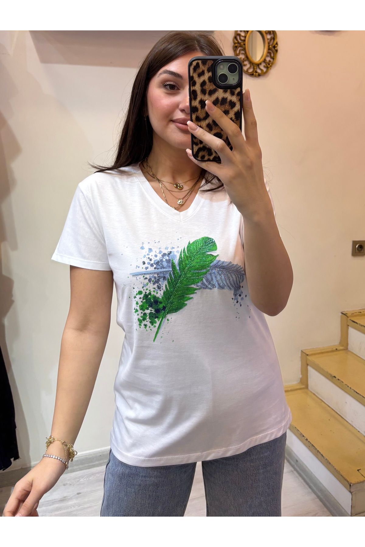 ROSSA Yaprak Desenli V Yaka Tshirt