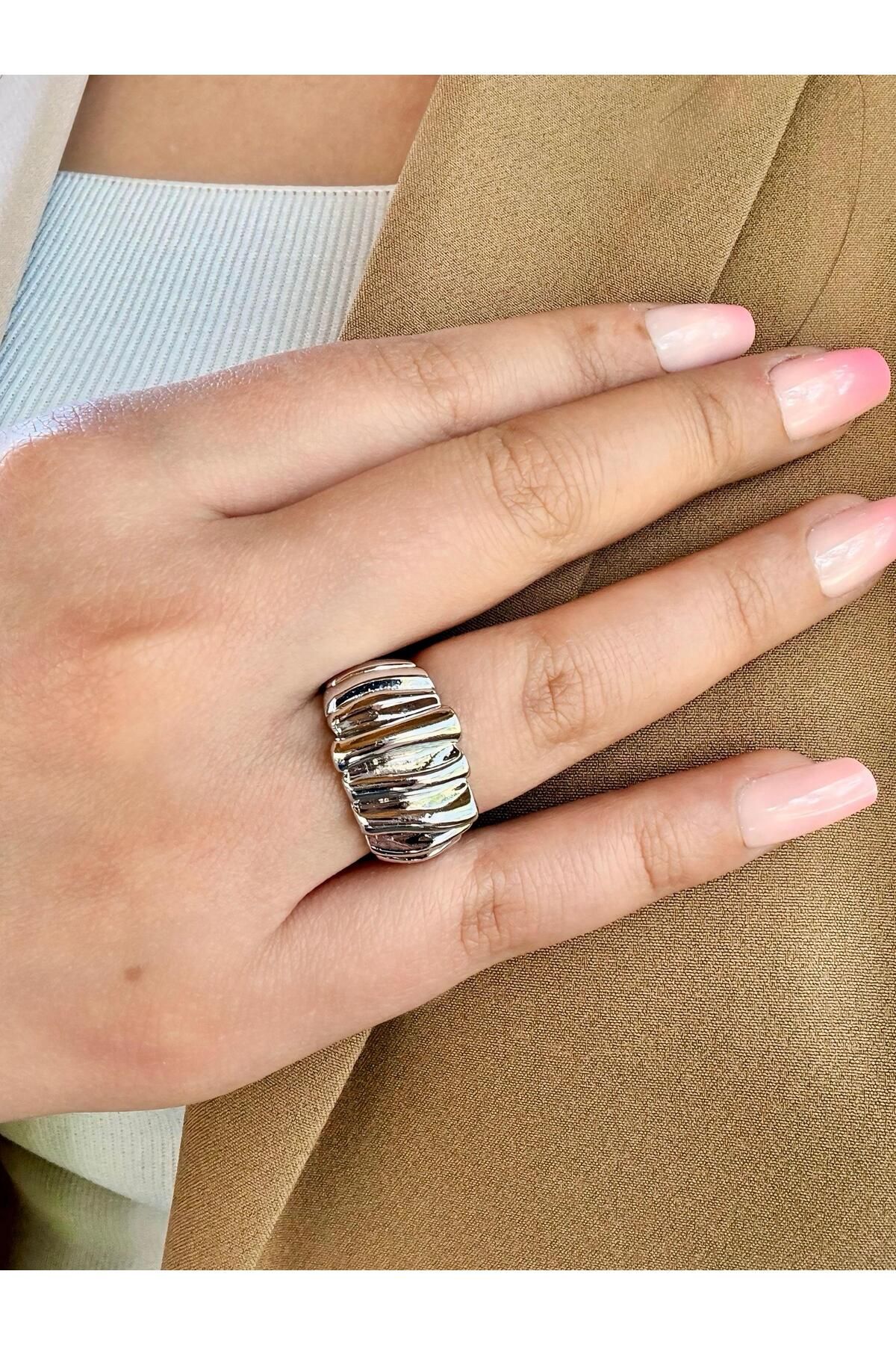 My Life Accessory Silver Gümüş Renkli Asimetrik Bombeli Tasarım Ayarlanabilir Çelik Yüzük Kadın 316L