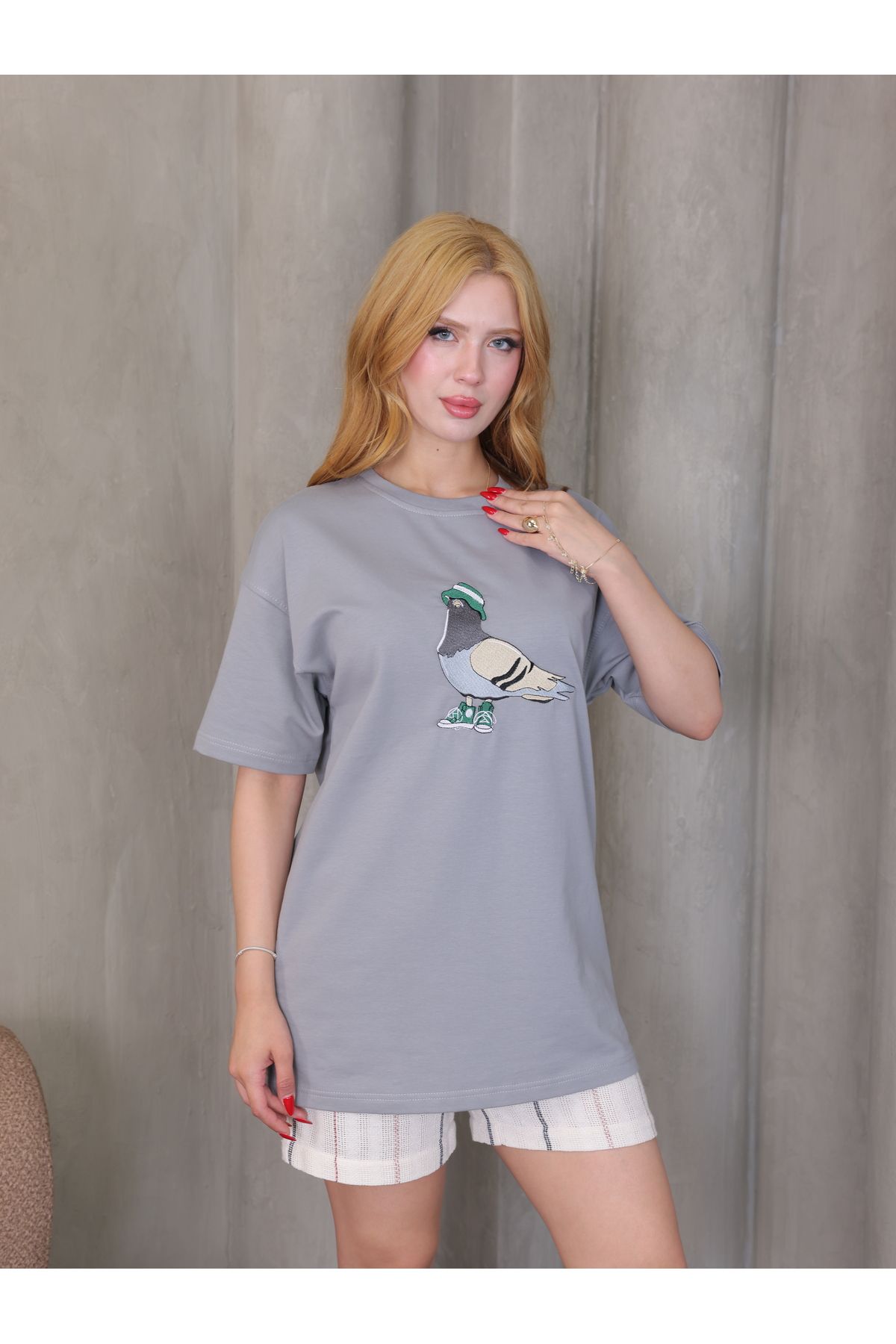GRODYT GRODY.T Oversize salaş boyfriend kadın T-shirt bisiklet yaka, iki iplik örme nakışlı tişört.