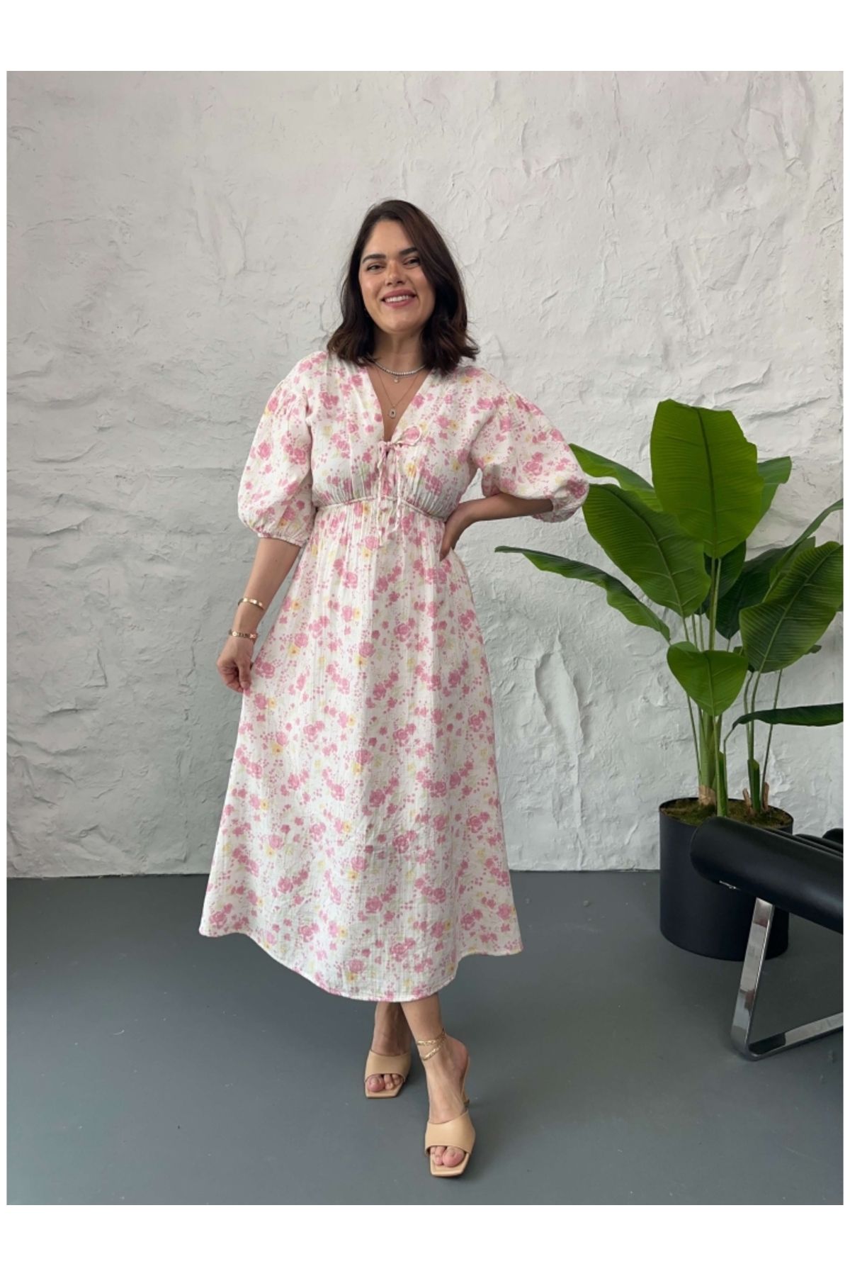 Elif Özbey Butik Pembe Çiçekli Astarlı Müslin Elbise