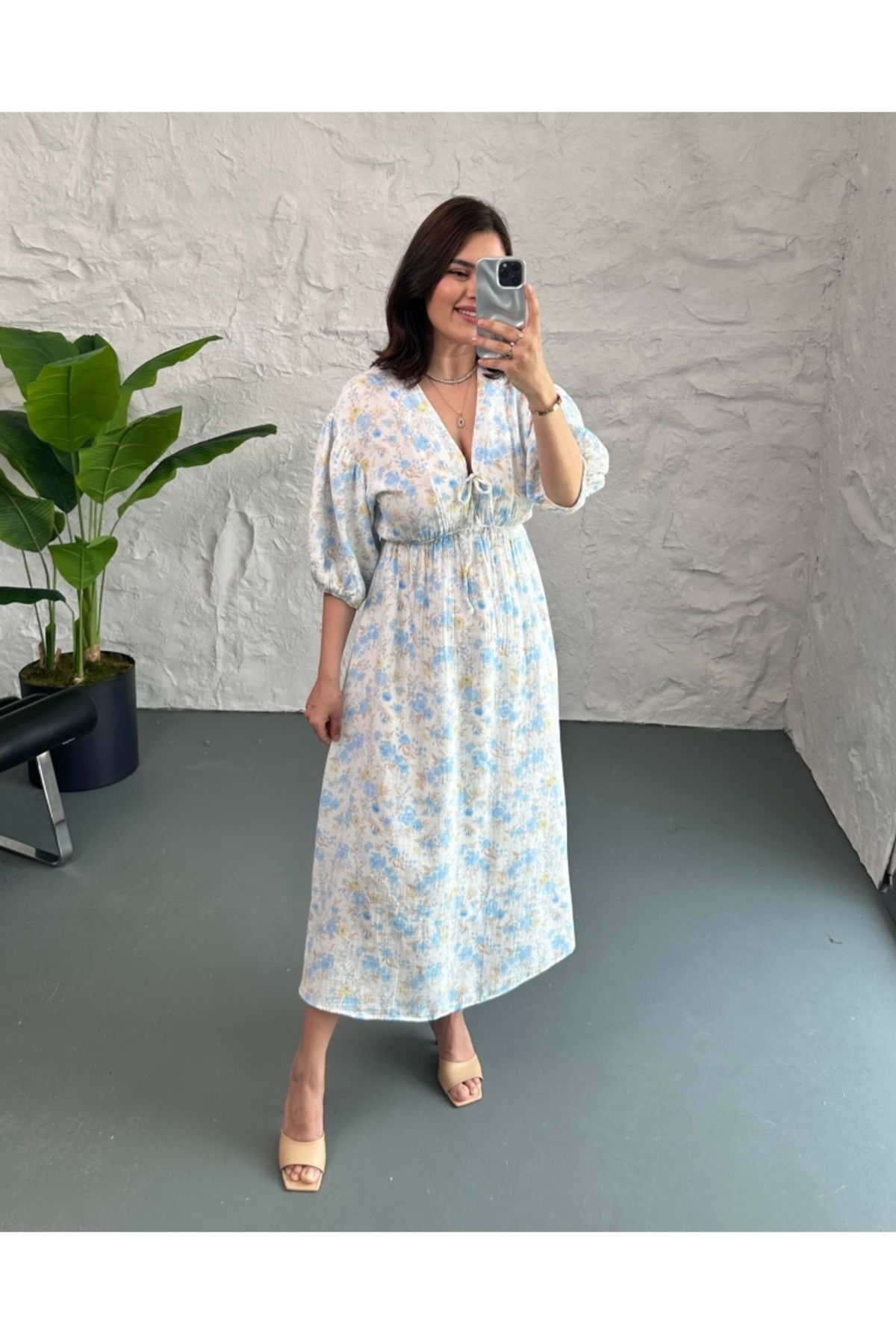 Elif Özbey Butik Mavi Çiçekli Astarlı Müslin Elbise