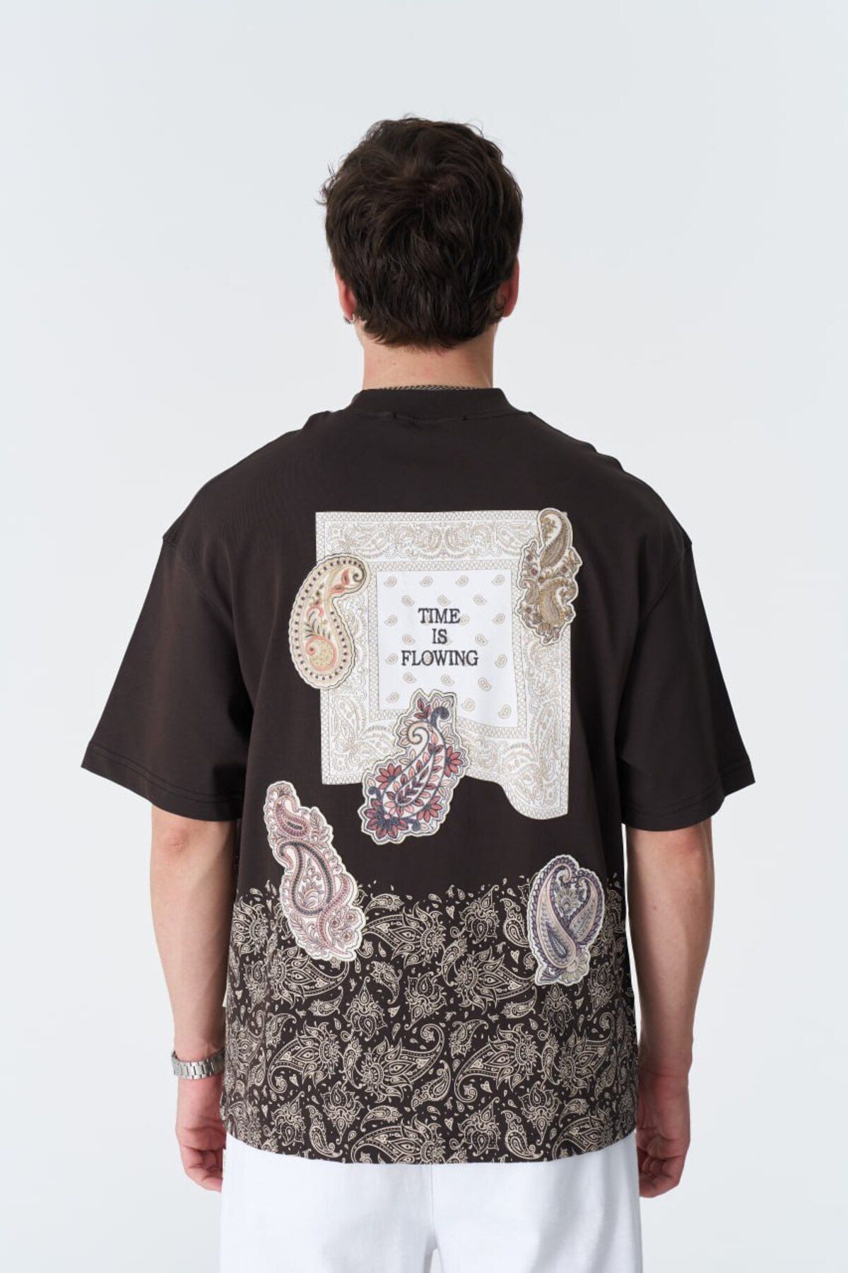 fame-stoned Time Is Flowing Yazılı, Baskılı, Nakışlı %100 Pamuk Oversize Kahverengi T-shirt